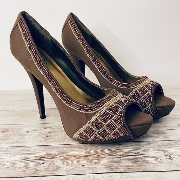 Cupid Luxe 10.5 High Stilettos Heel olive green beaded Open Toe Beautiful pumps