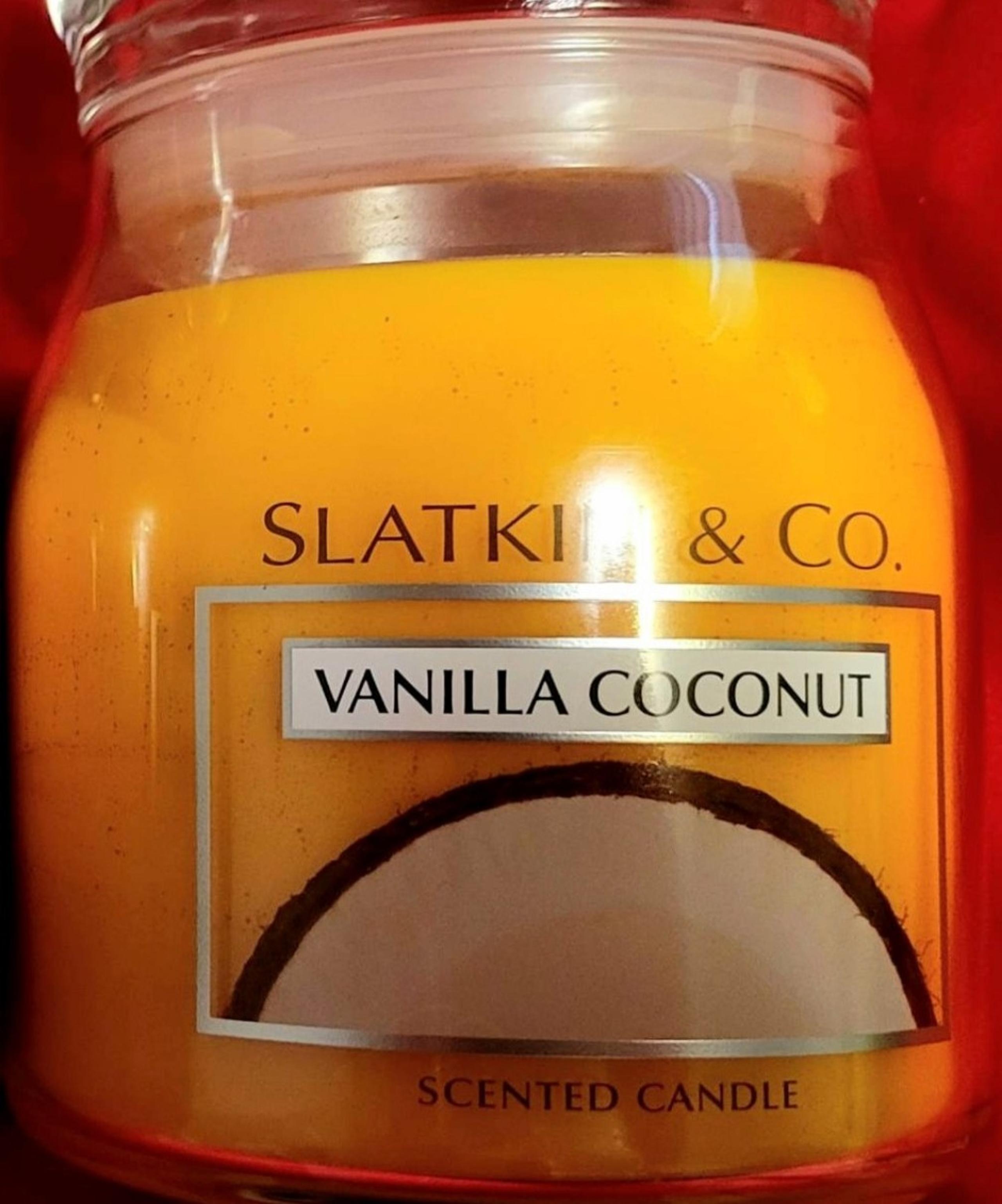 Brand New Slatkin And Co Candles 
Vanilla Coconut