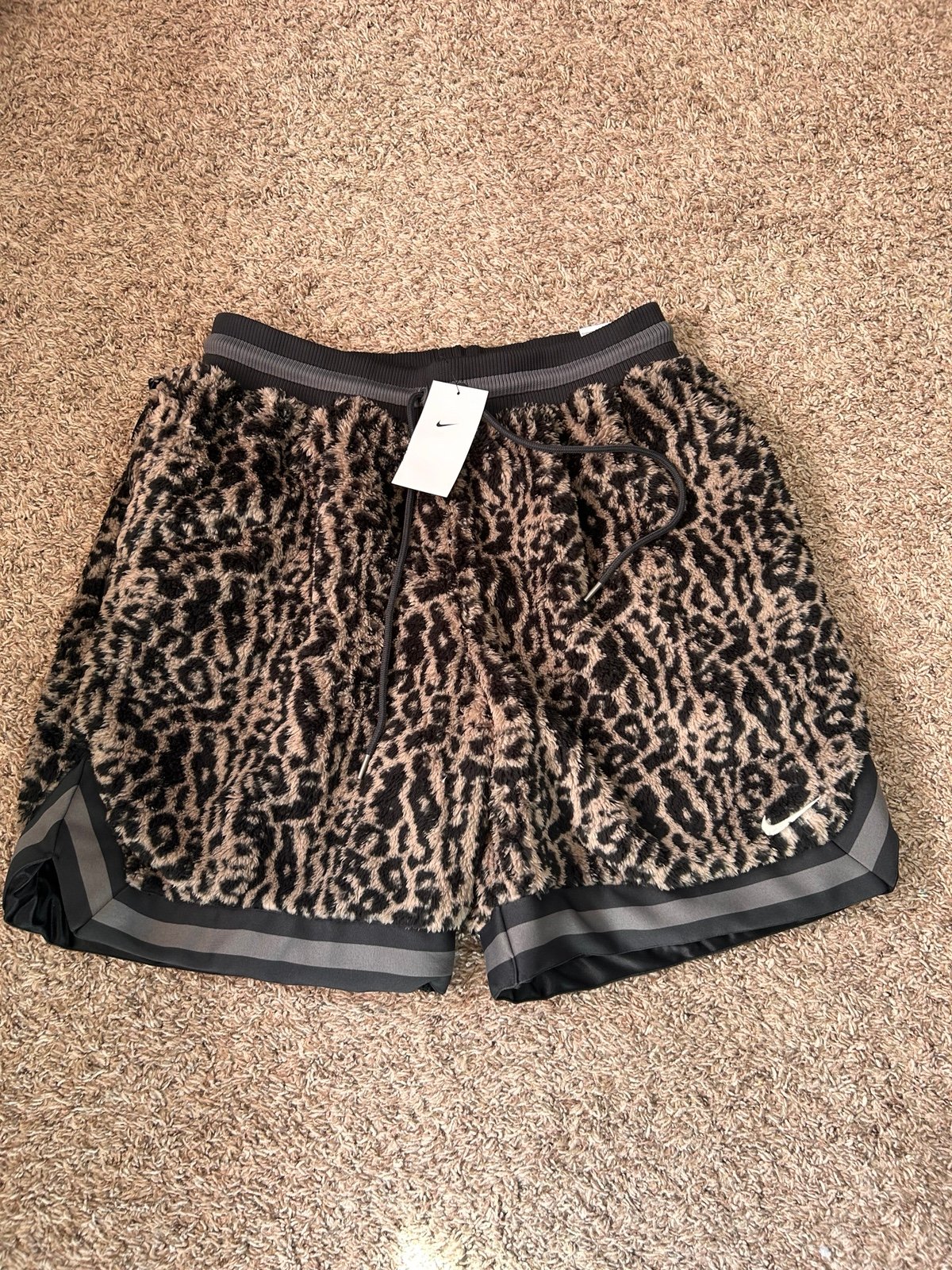 Men's Nike Premium Basketball Leopard Moon Fossil Shorts Gray DQ6176-087 SZ XL