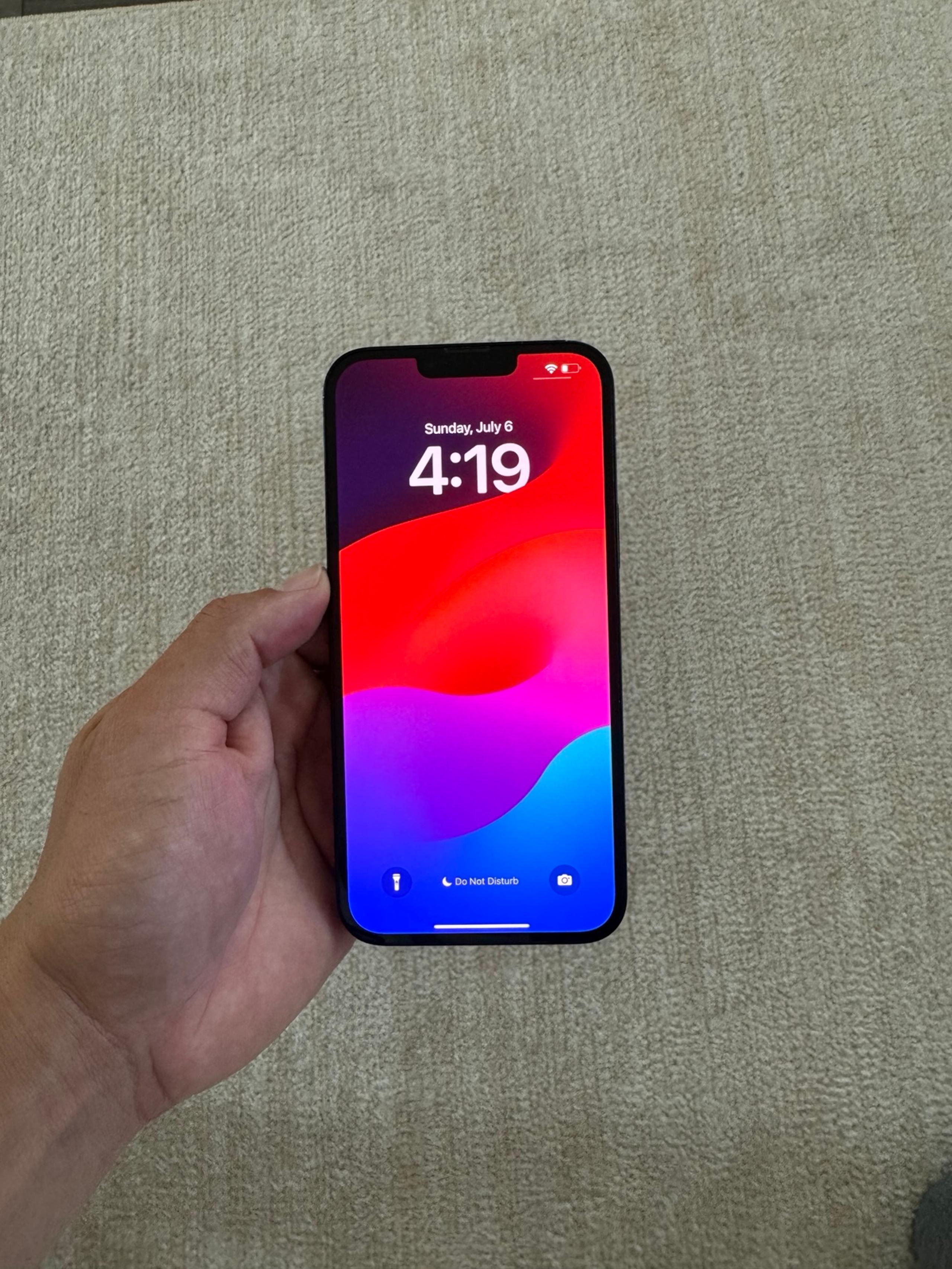 iPhone 14 Plus - Apple