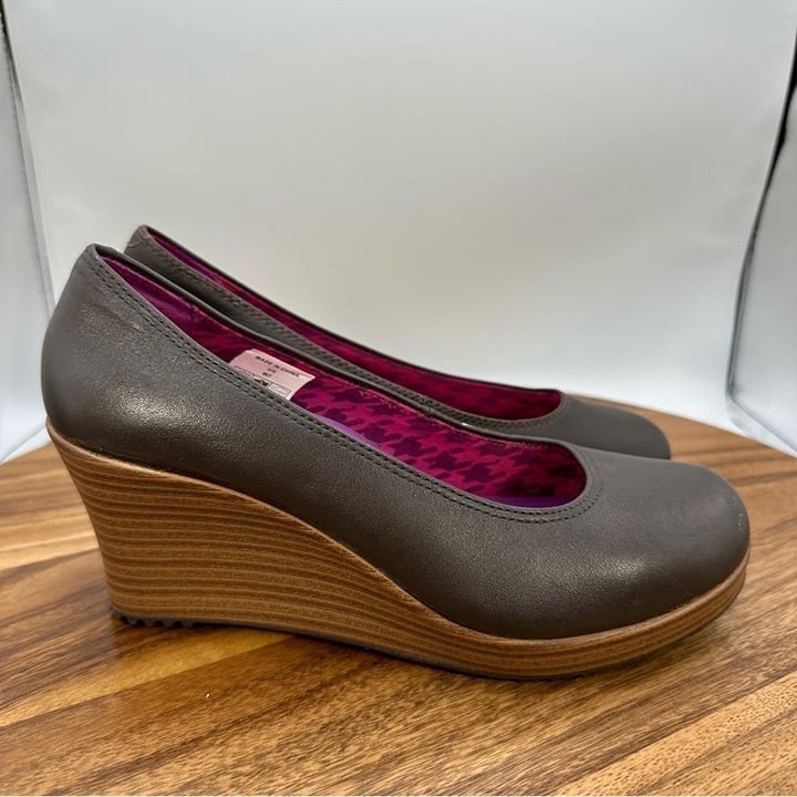 Crocs A Leigh Wedge Heels Comfort Shoes Slip On Brown Leather 14700 Women's 7