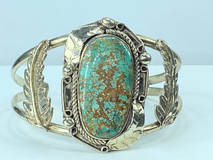 Native American Feather motif Turquoise cuff bangle 2.5 29.0g