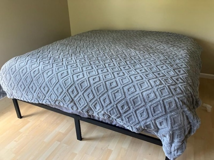 Jacquard Sherpa Fleece Throw Blanket for Couch, Super Soft, Grey, 90 x 90