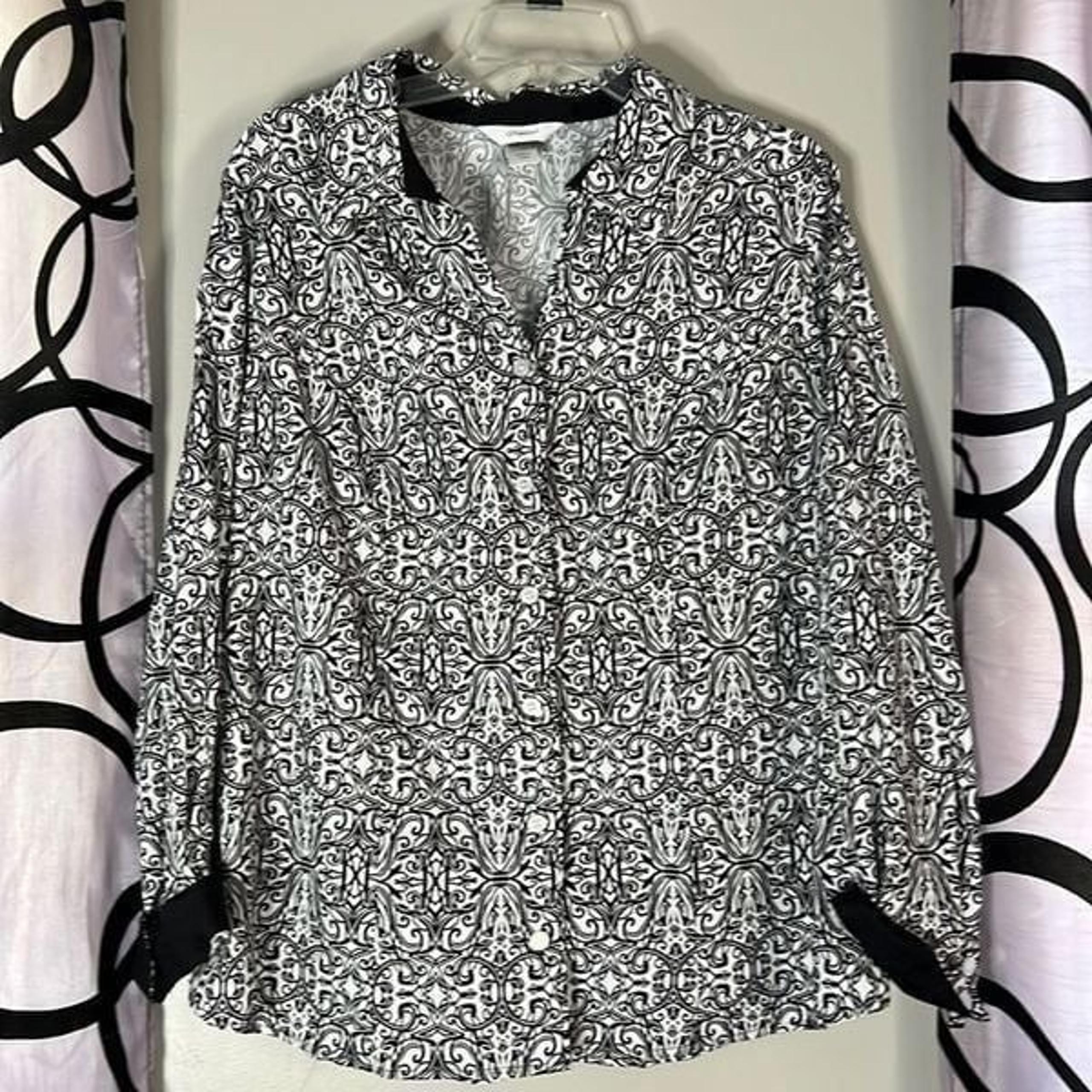 CJ Banks Woman Black White Geometric 3/4 Sleeve Shirt Button Up Plus Sz 1X