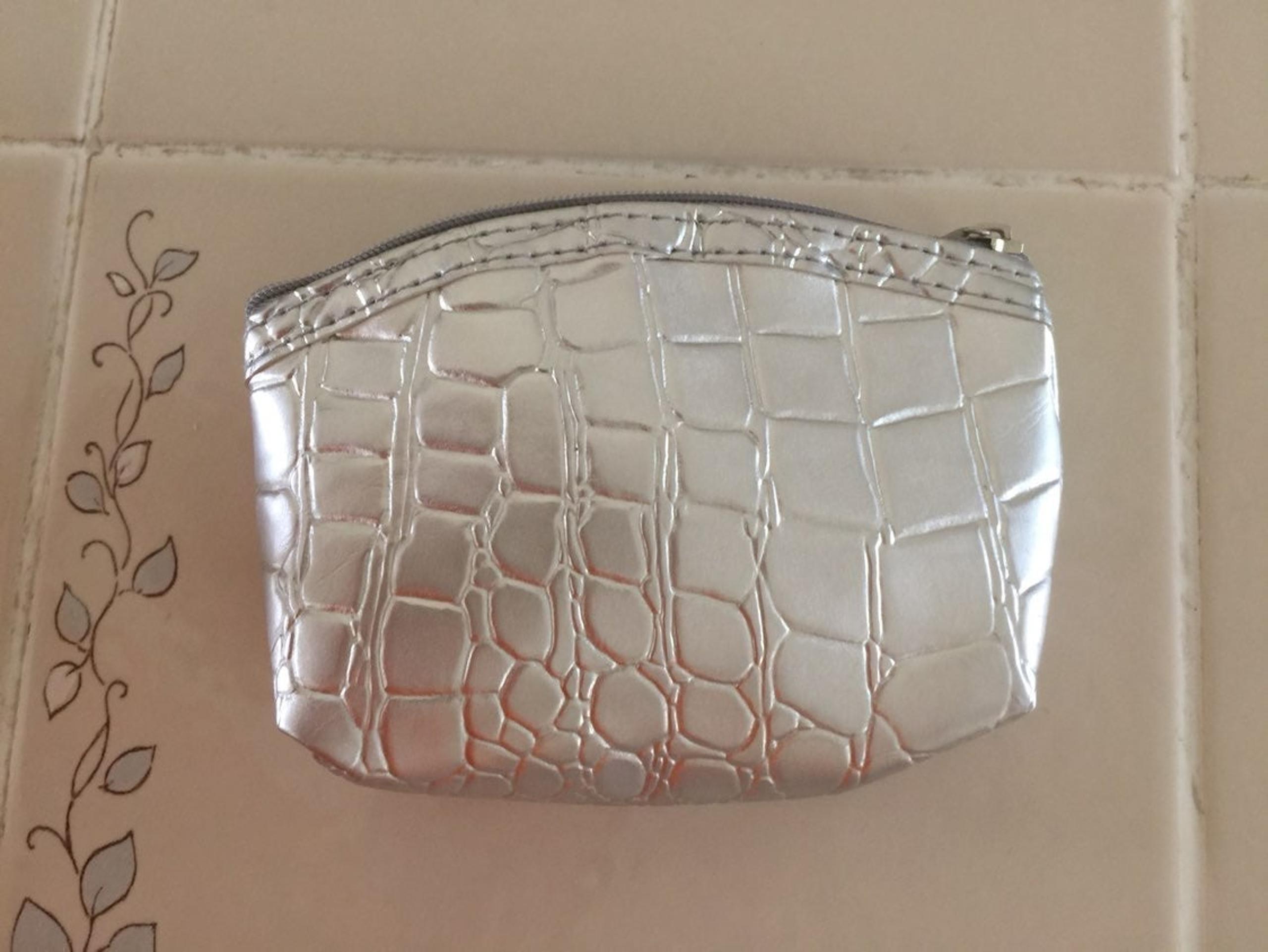 Women Avon Coins Zipper Wallet