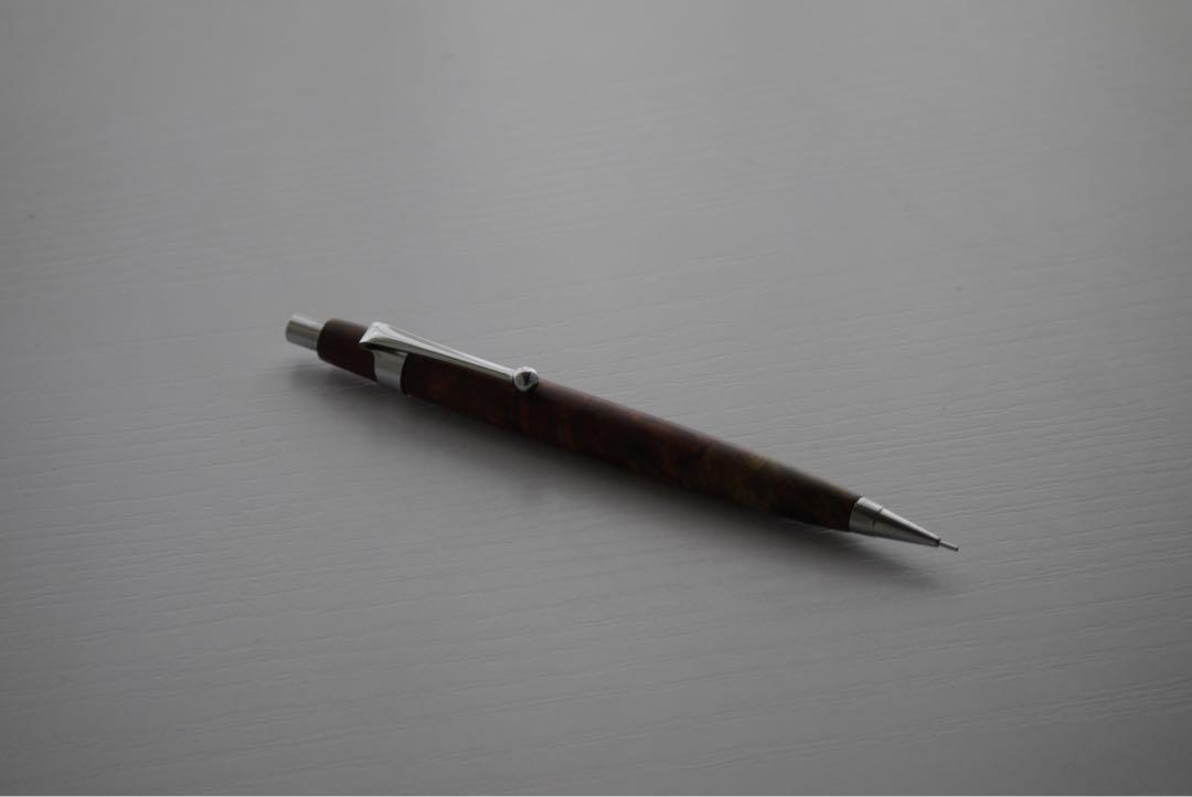 hbk Craft Room - Rosewood Burl Red and White