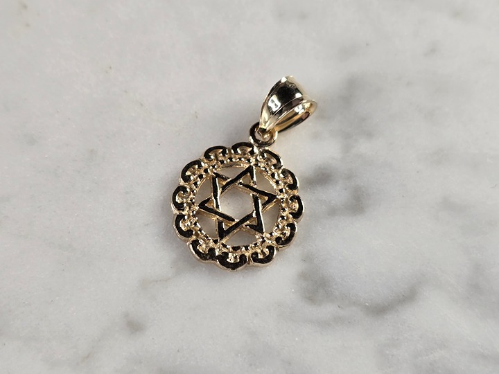 14K Gold Jewish Judaica Star of David Charm Pendant, 1.4g E4804