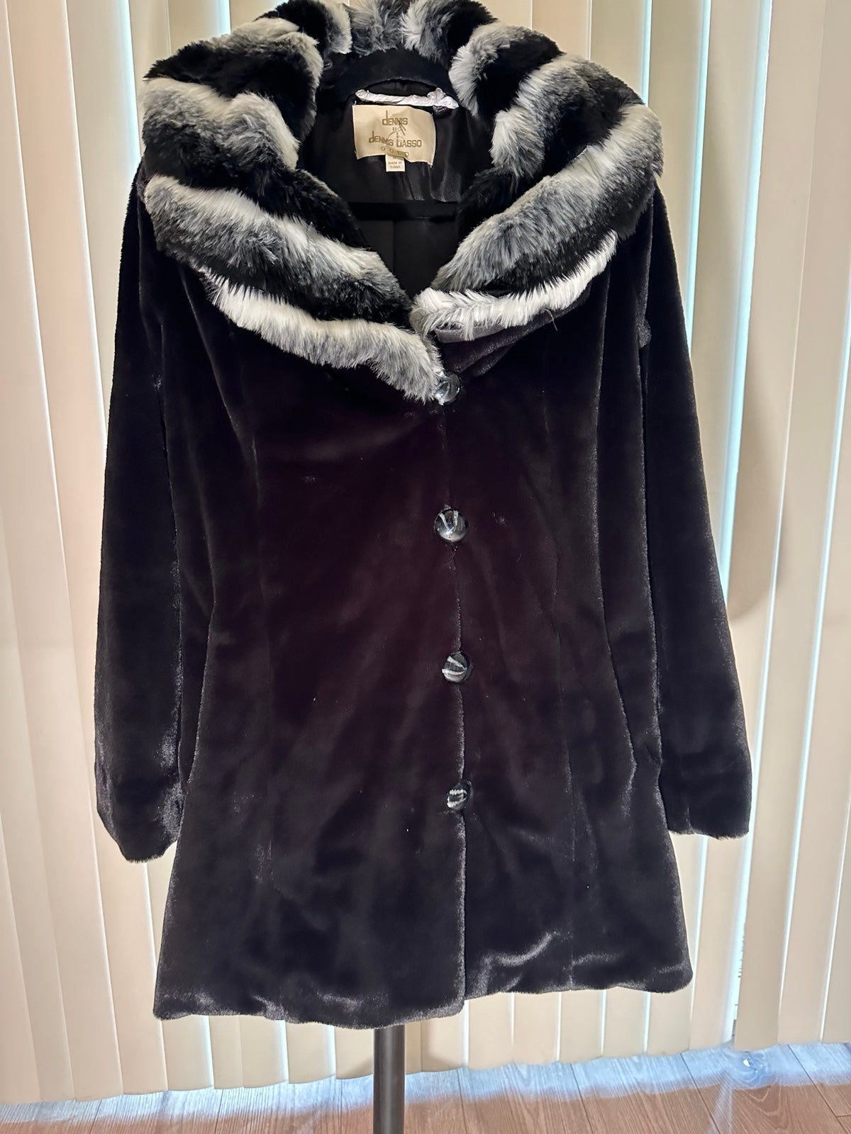 dennis basso coat