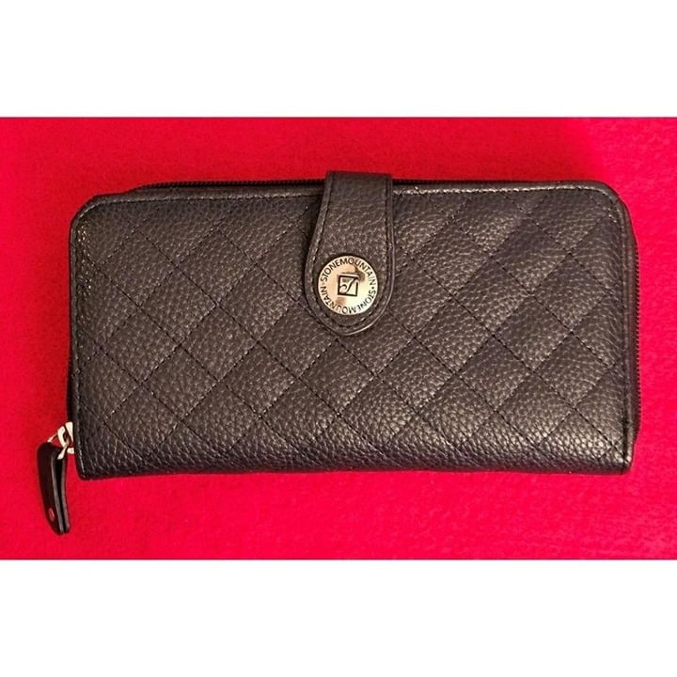 Stone Mountain Ludlow Navy SLG Zip Around Leather Clutch Wallet