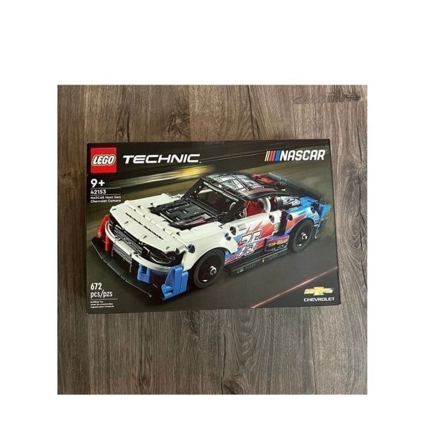 - LEGO Technic NASCAR Next Gen Chevrolet 672 pcs