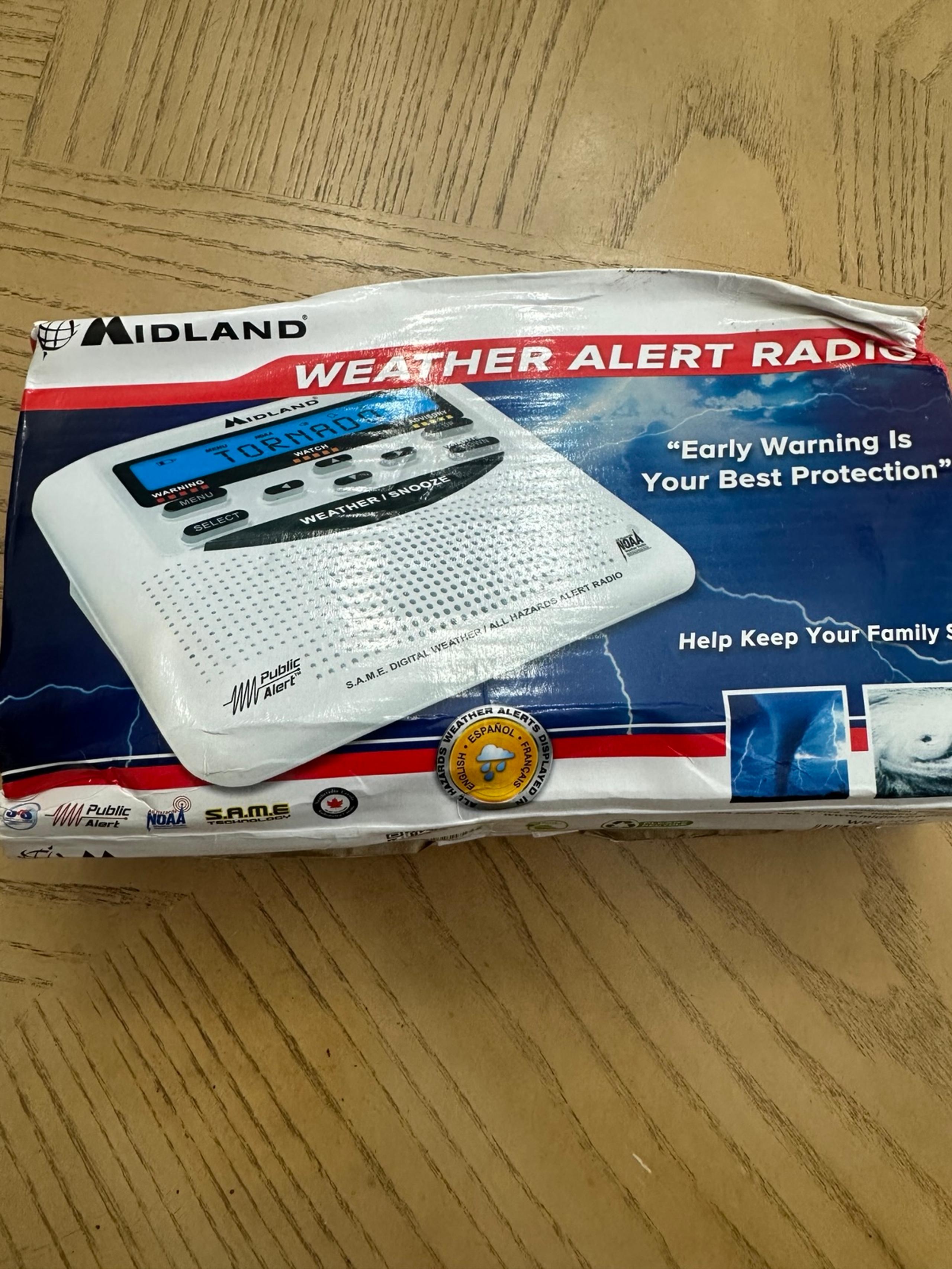 Midland WR120EZ NOAA Weather Alert Radio. This radio is designed to provide earl