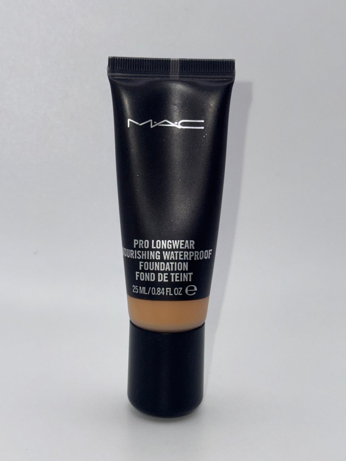 Mac pro longwear nourishing waterproof foundation NC42