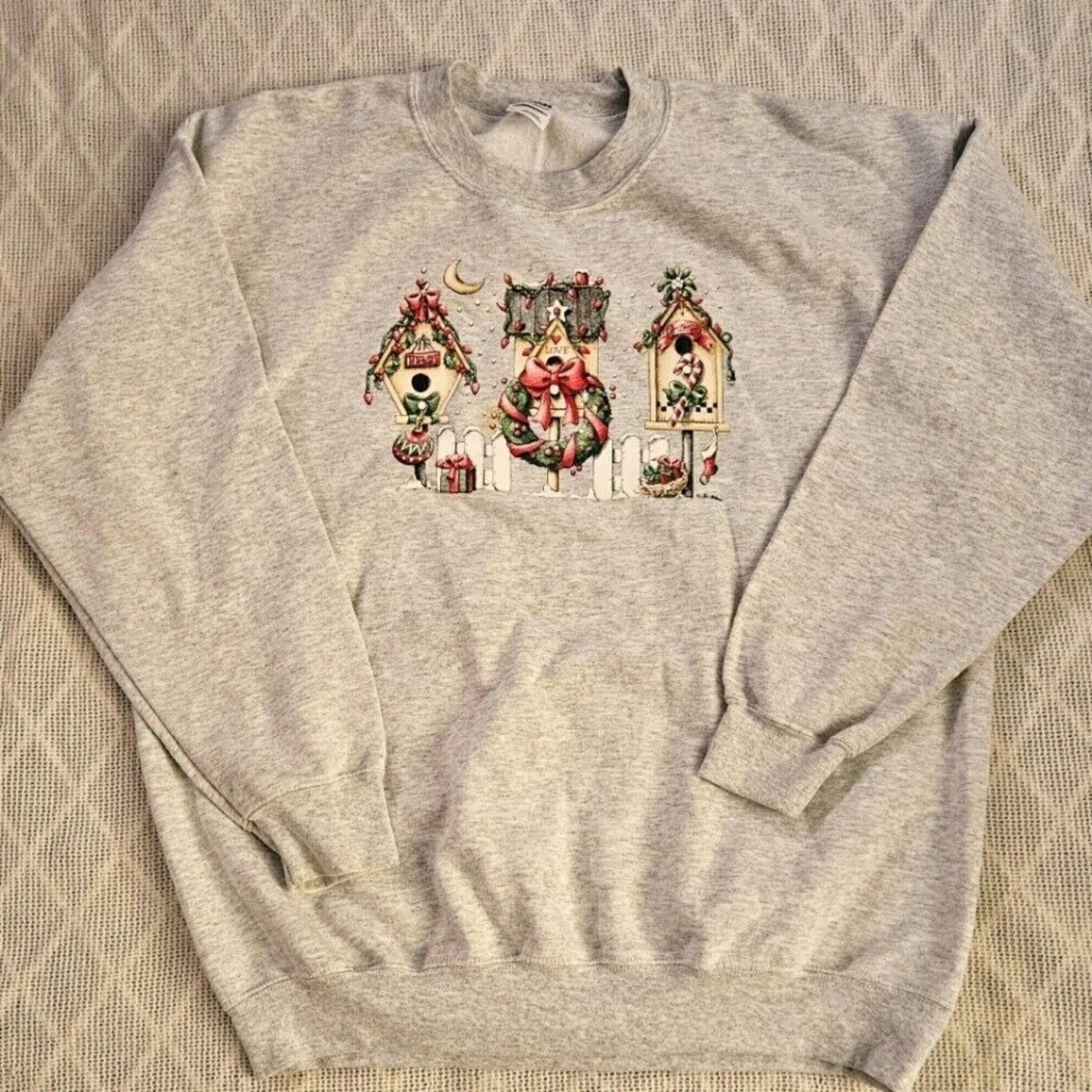 Womens Holiday birdhouse sweatshirt gray size XL EUC Gildan heavy blend shirt