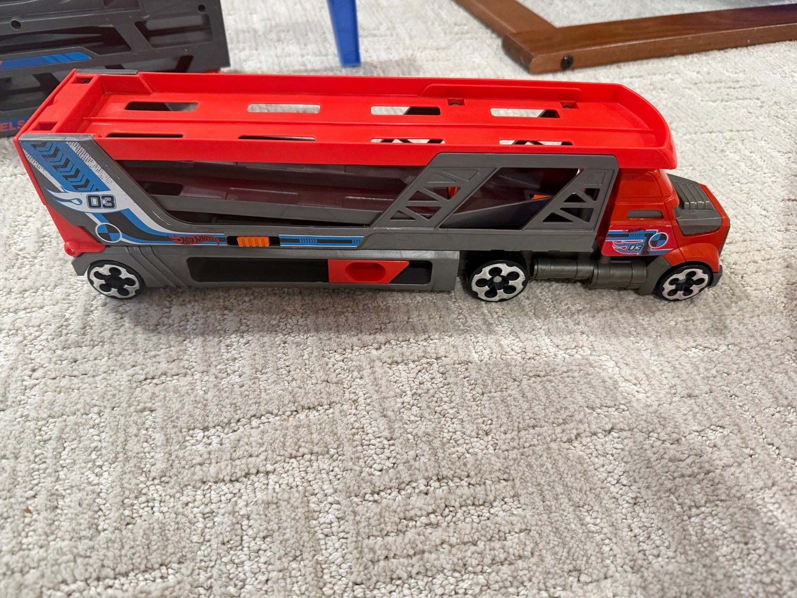 Hot Wheels 3-in-1 TRUCK LOT: Mega Hauler, Carrier, & Transforming Loop Track!