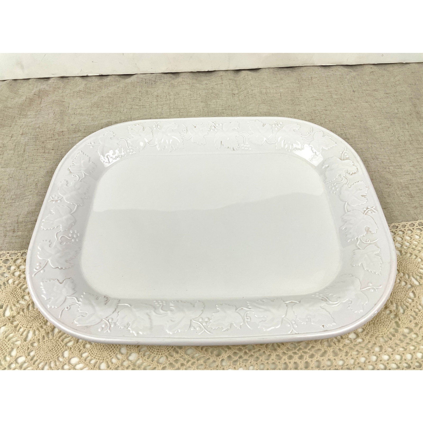 Corning Vineyard Trellis H15 Rectangle Serving Platter 15 x 11.5 White
