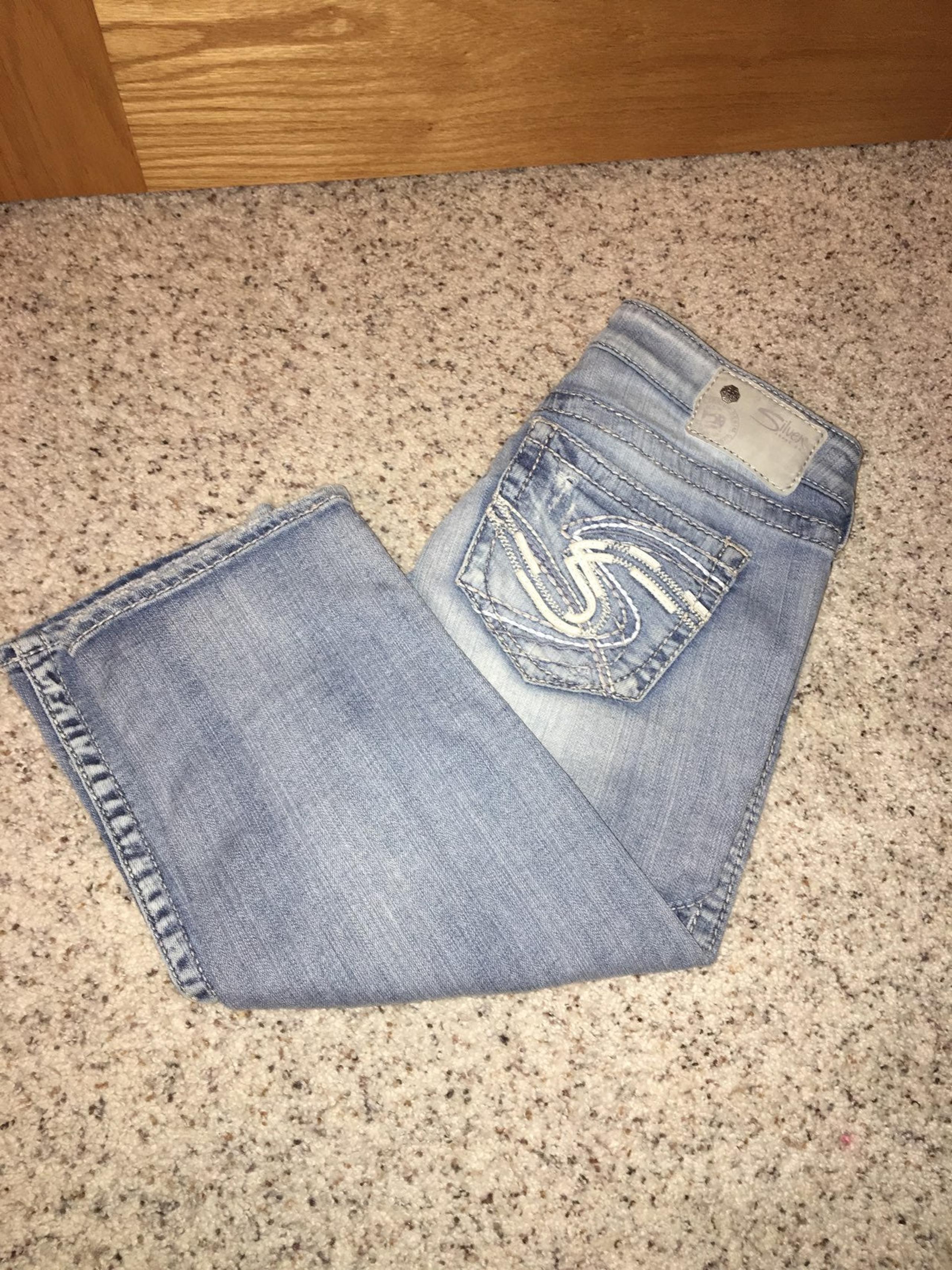 Silver Jeans Distressed Capris