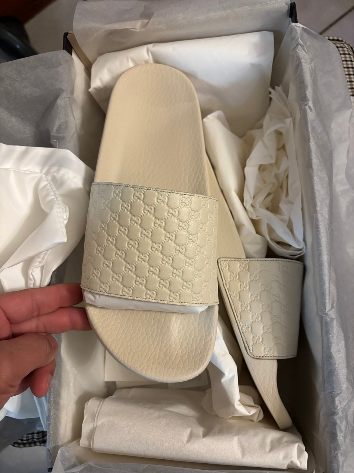 Gucci sandals white monogram.