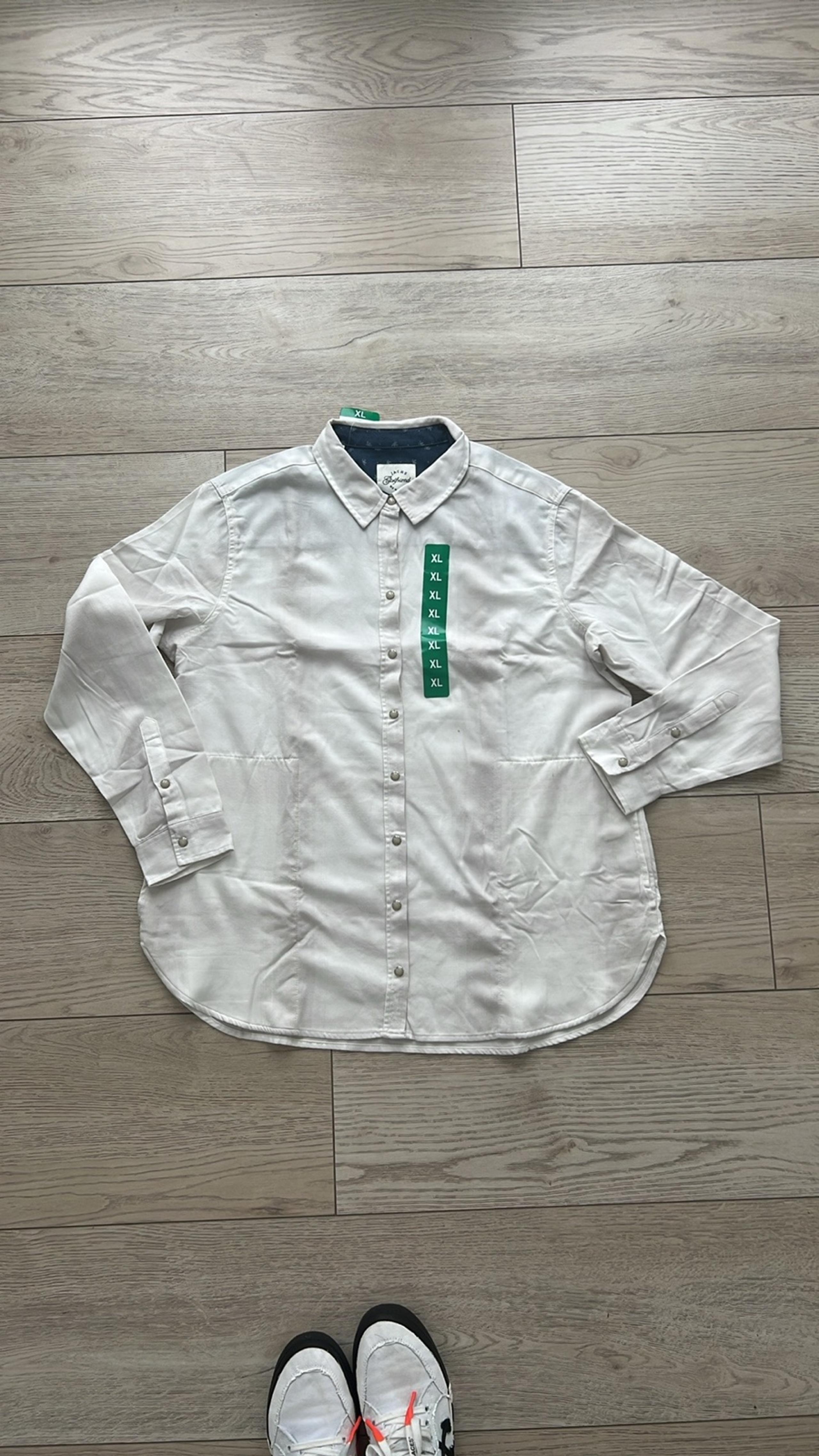 Jachs girlfriend flannel button down shirt white plaited  woman size XL