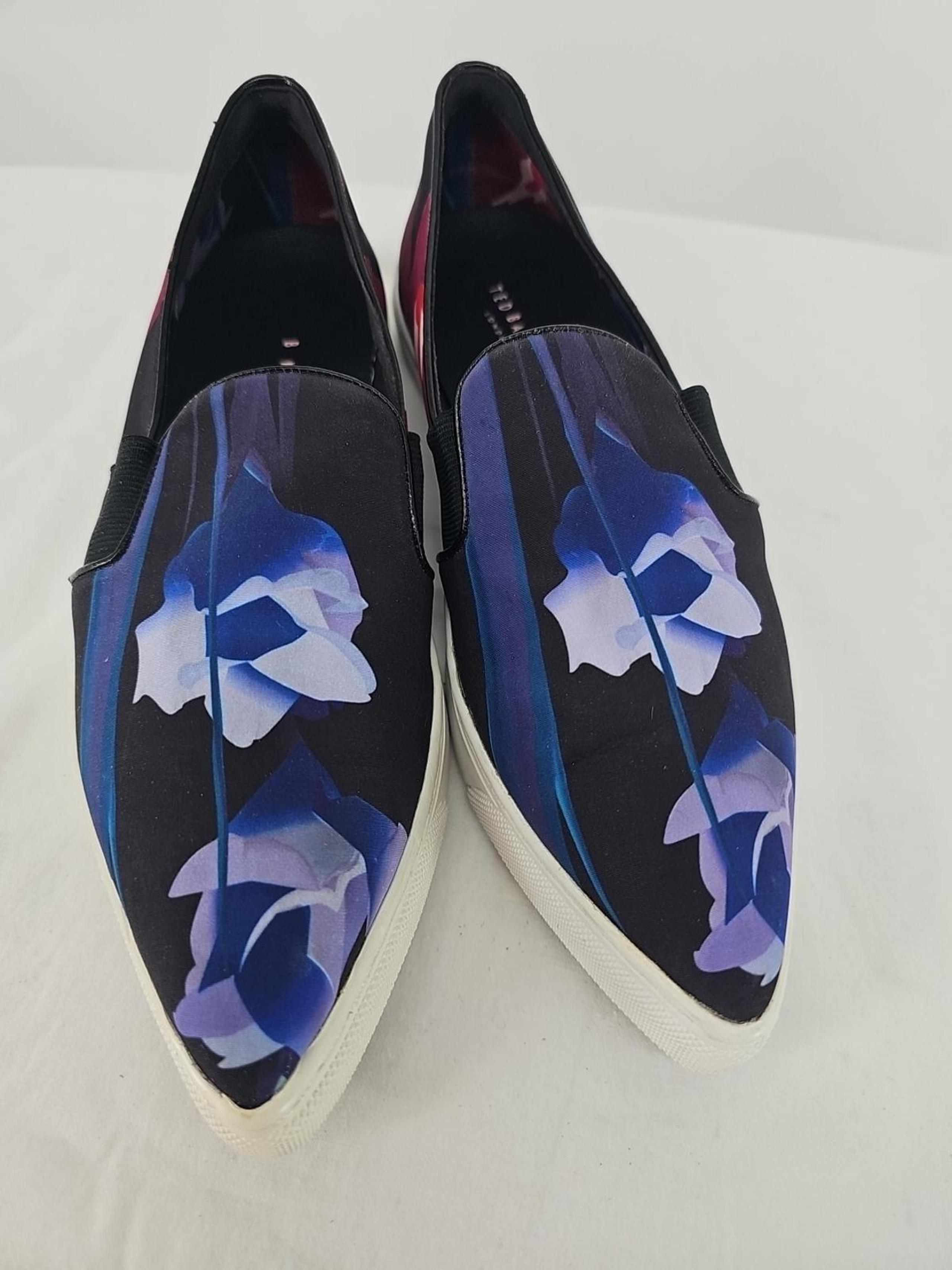 Ted Baker Women's US6.5 EU37 Floral Pointed Toe Loafers Slip On Shoes