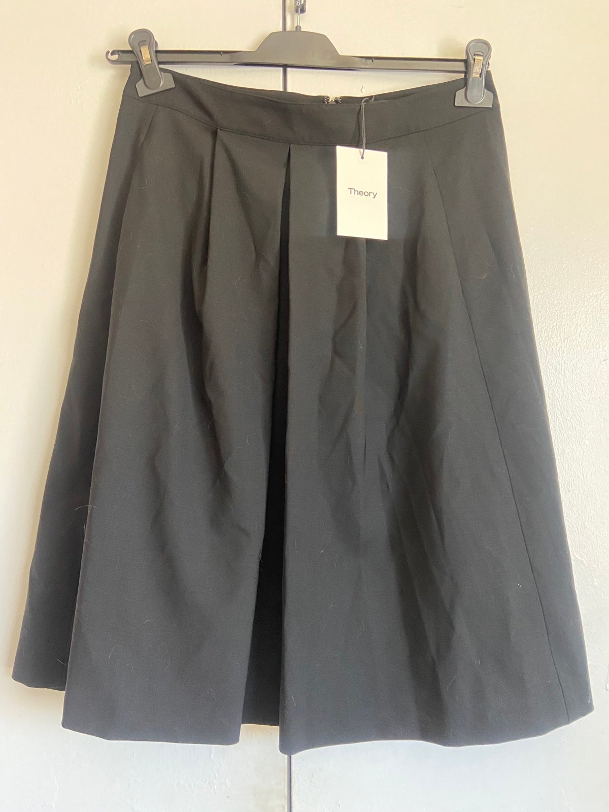 (NWT) Theory black wool midi skirt