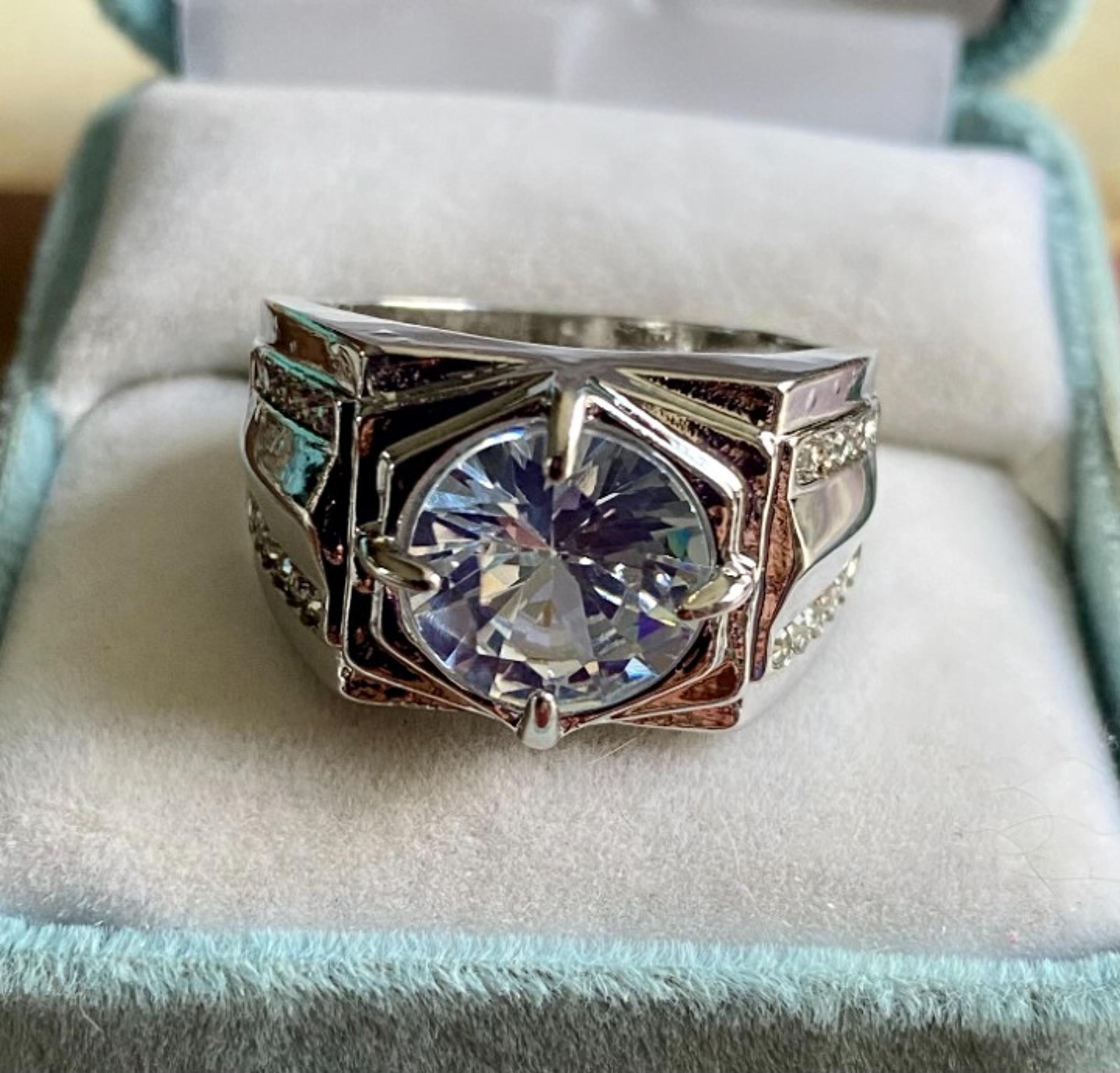 Bold Design Unisex White Sapphire Ring