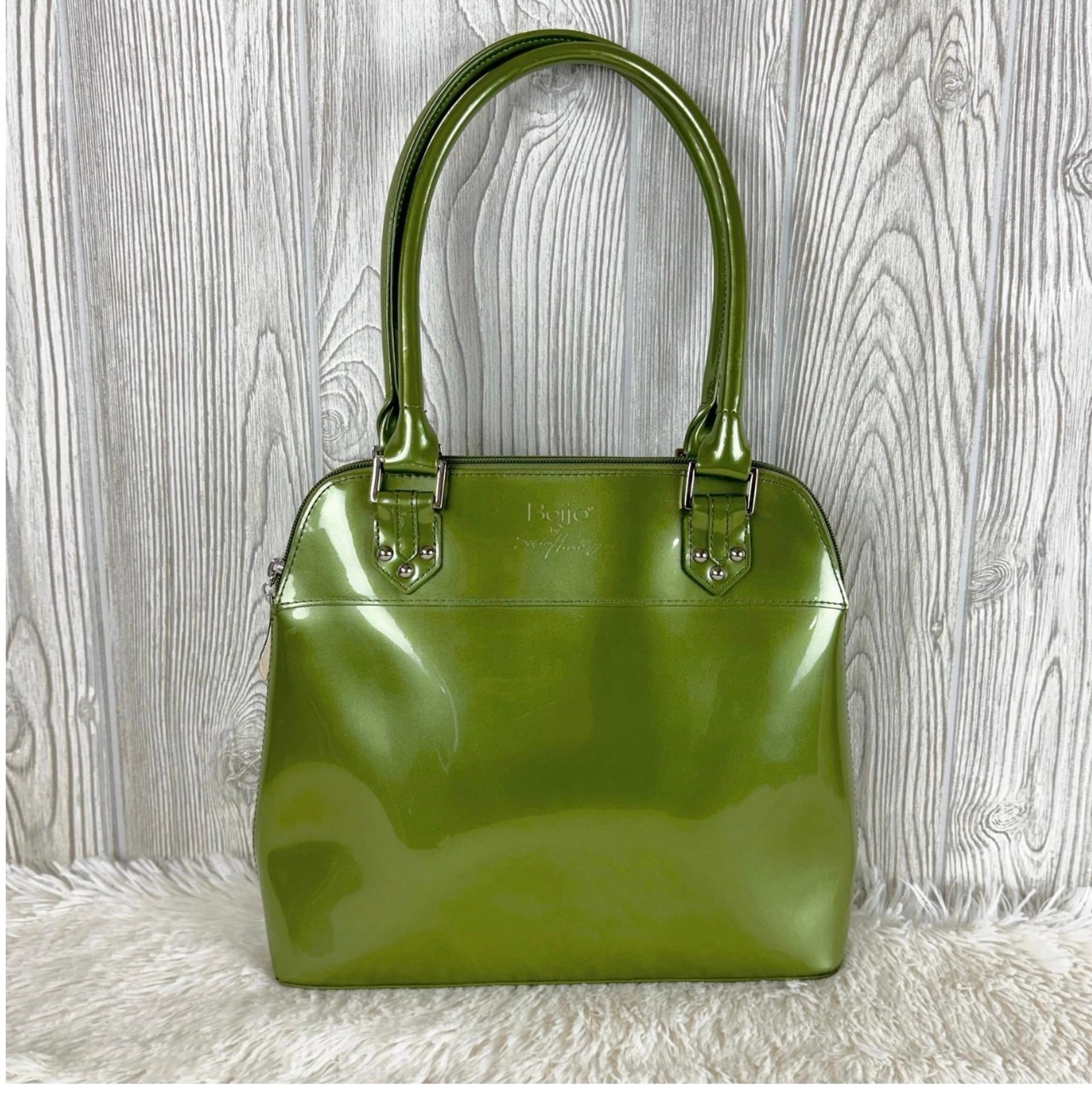 By Susan Handley- Green Pearlescent Patent Leather Purse - Beijo