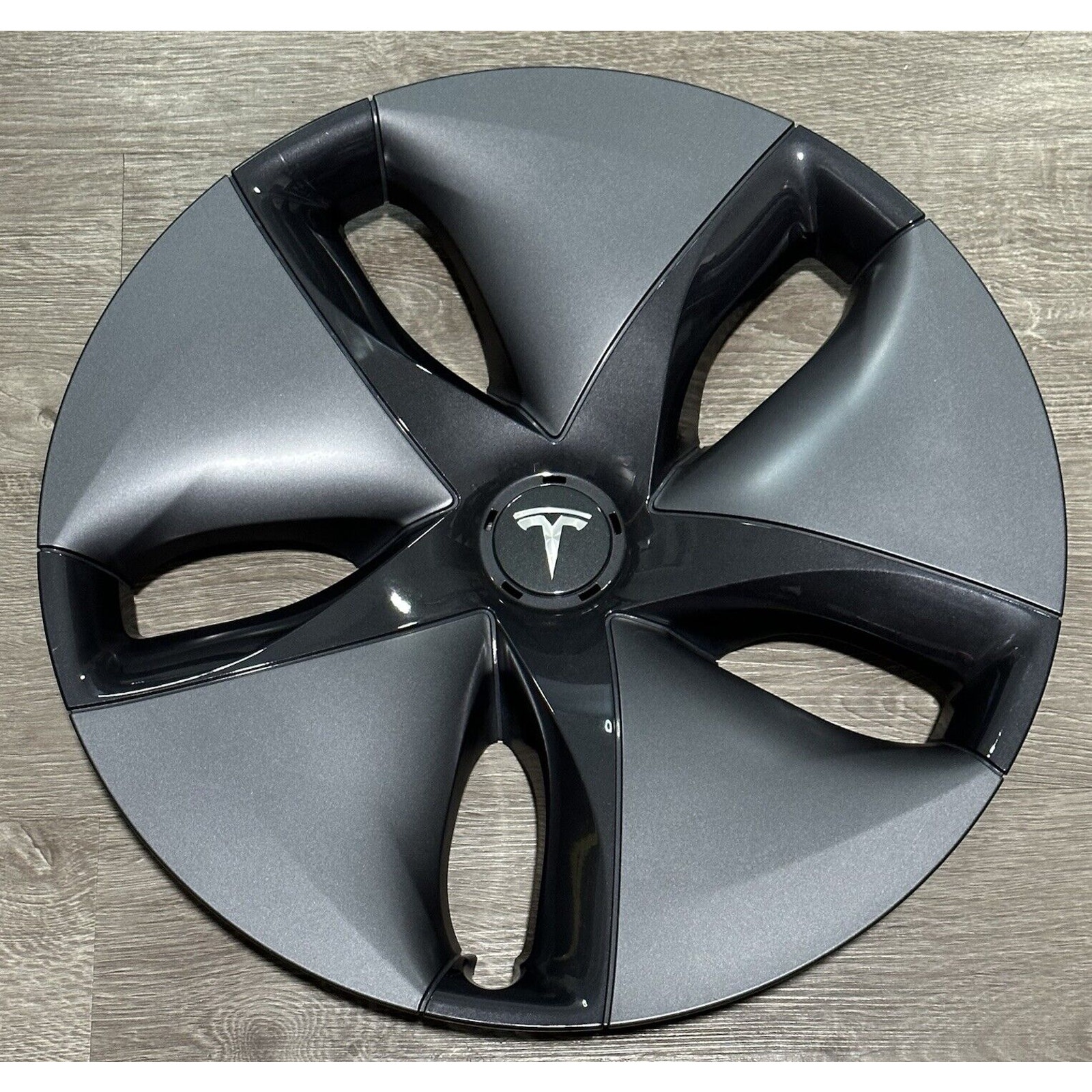 Tesla 3 2018 - 2021 Aero Pre Refresh Hubcap Wheelcover Part # 1044231-99-B