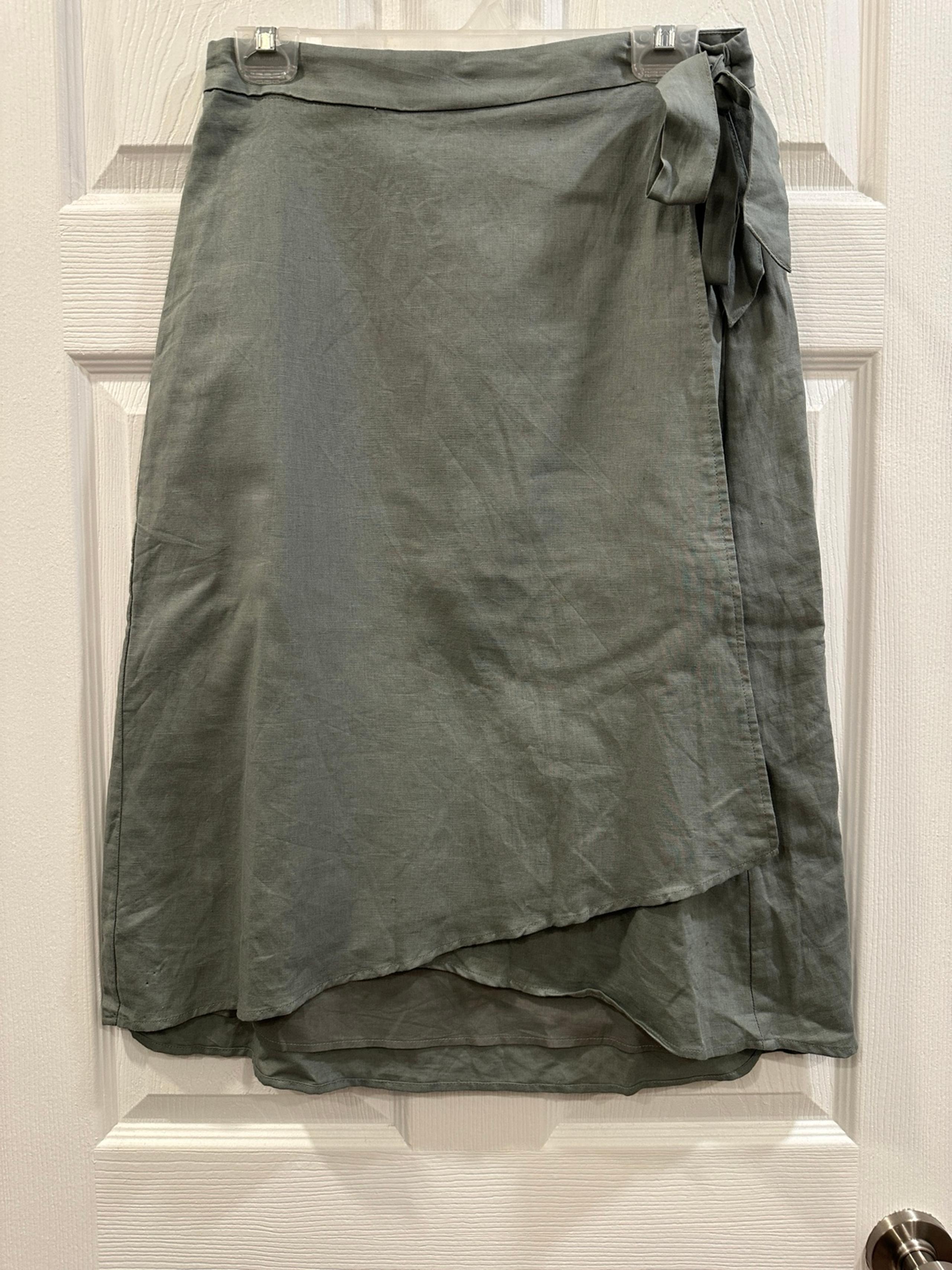 Gap lined linen blend  wrapped  A line skirt size M EUC