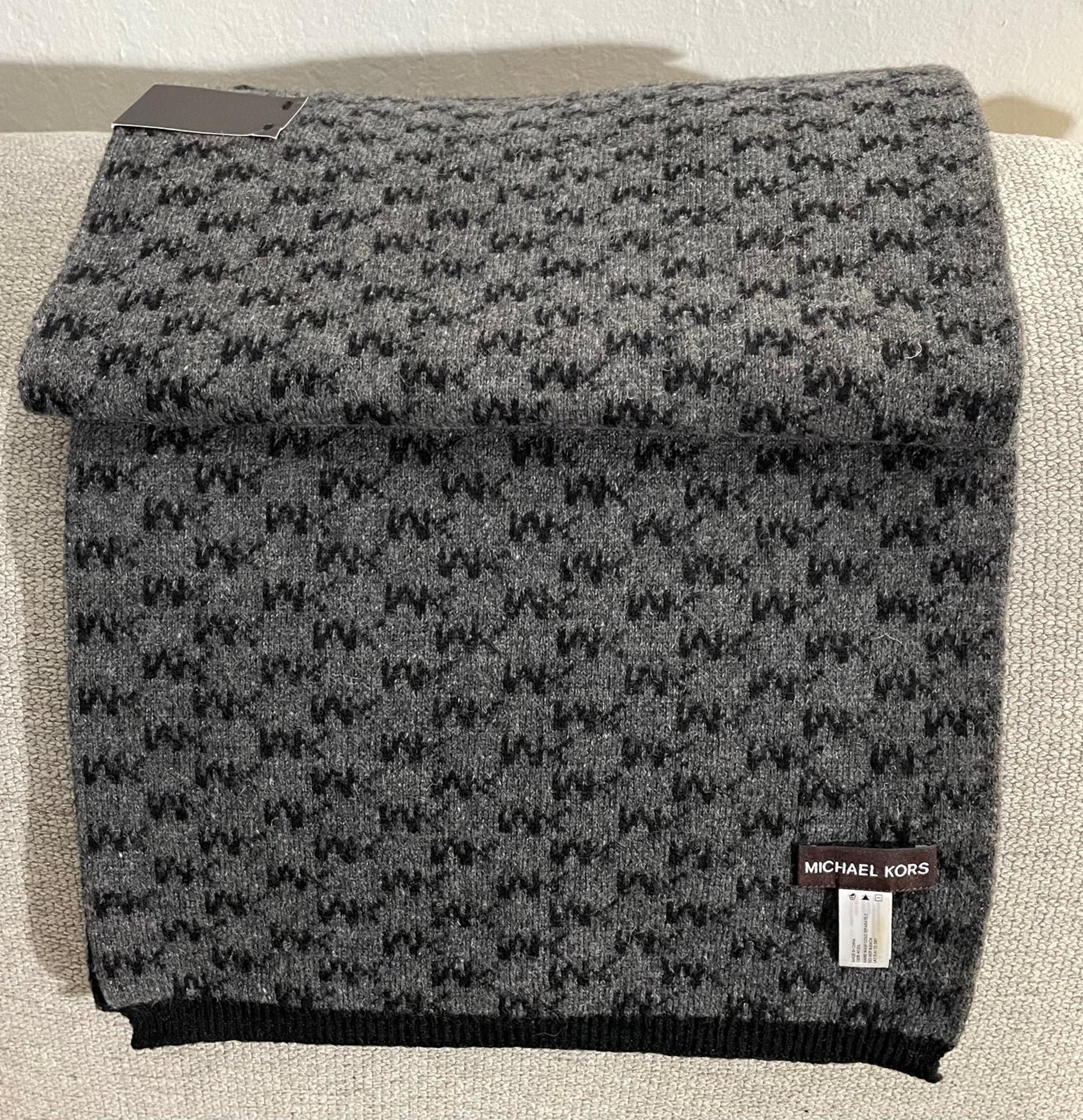 Winter scarf - Michael Kors