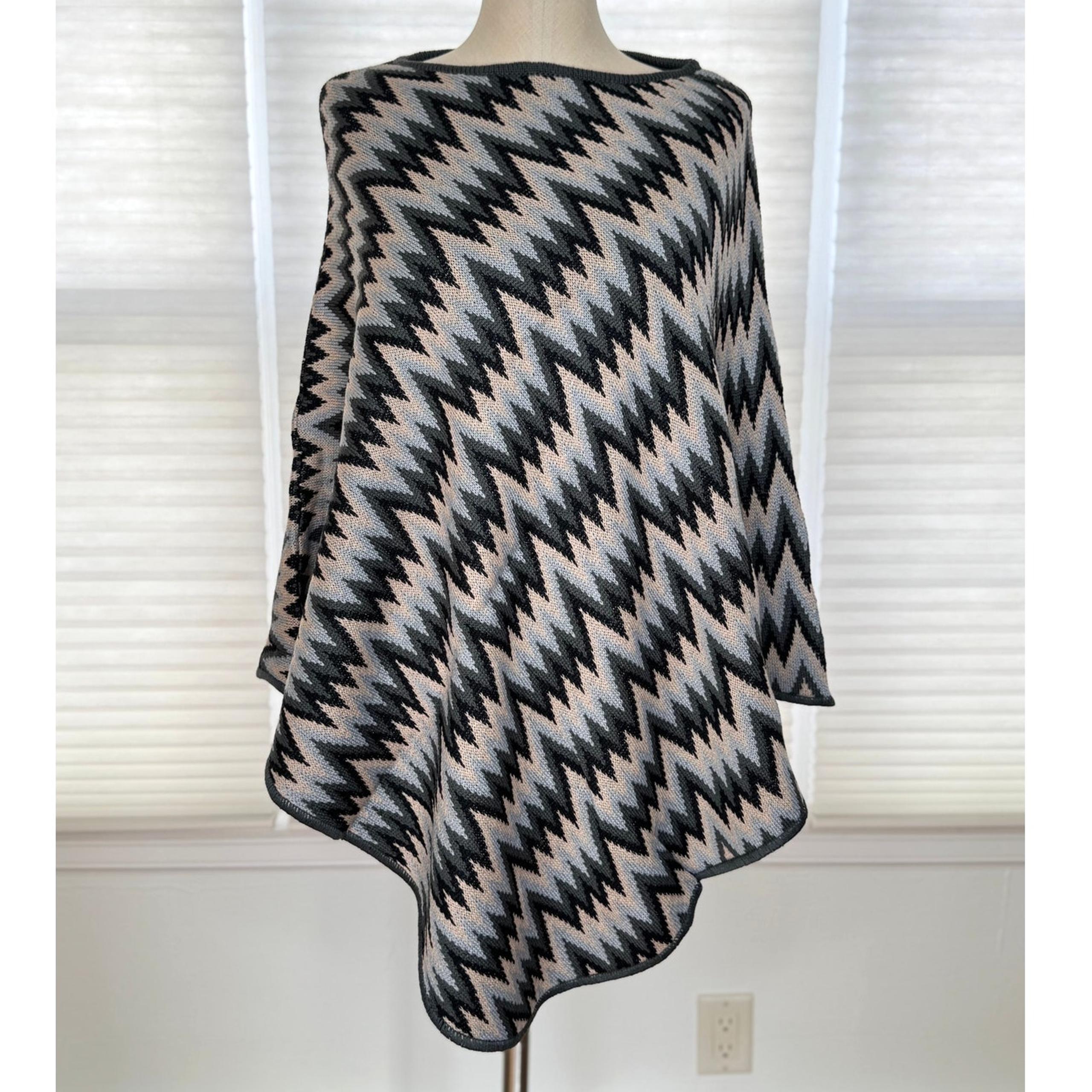 NWT Vintage Missoni Poncho, Heavy Wool Blend Sweater Cape, Gray Zig Zag, Italy