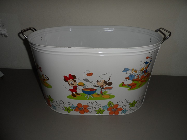 WOW!! Disney Store -Mickeys Summertime Fun Metal Tin w/Handles--Awesome Find--