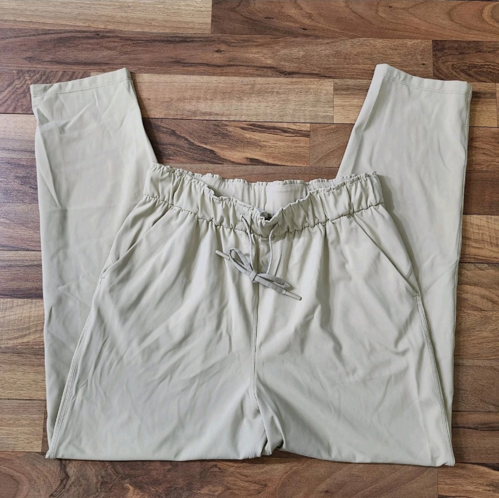 Lululemon Keep Moving Jogger Trench High Rise 7/8 Trench Sage Size 8 Euc