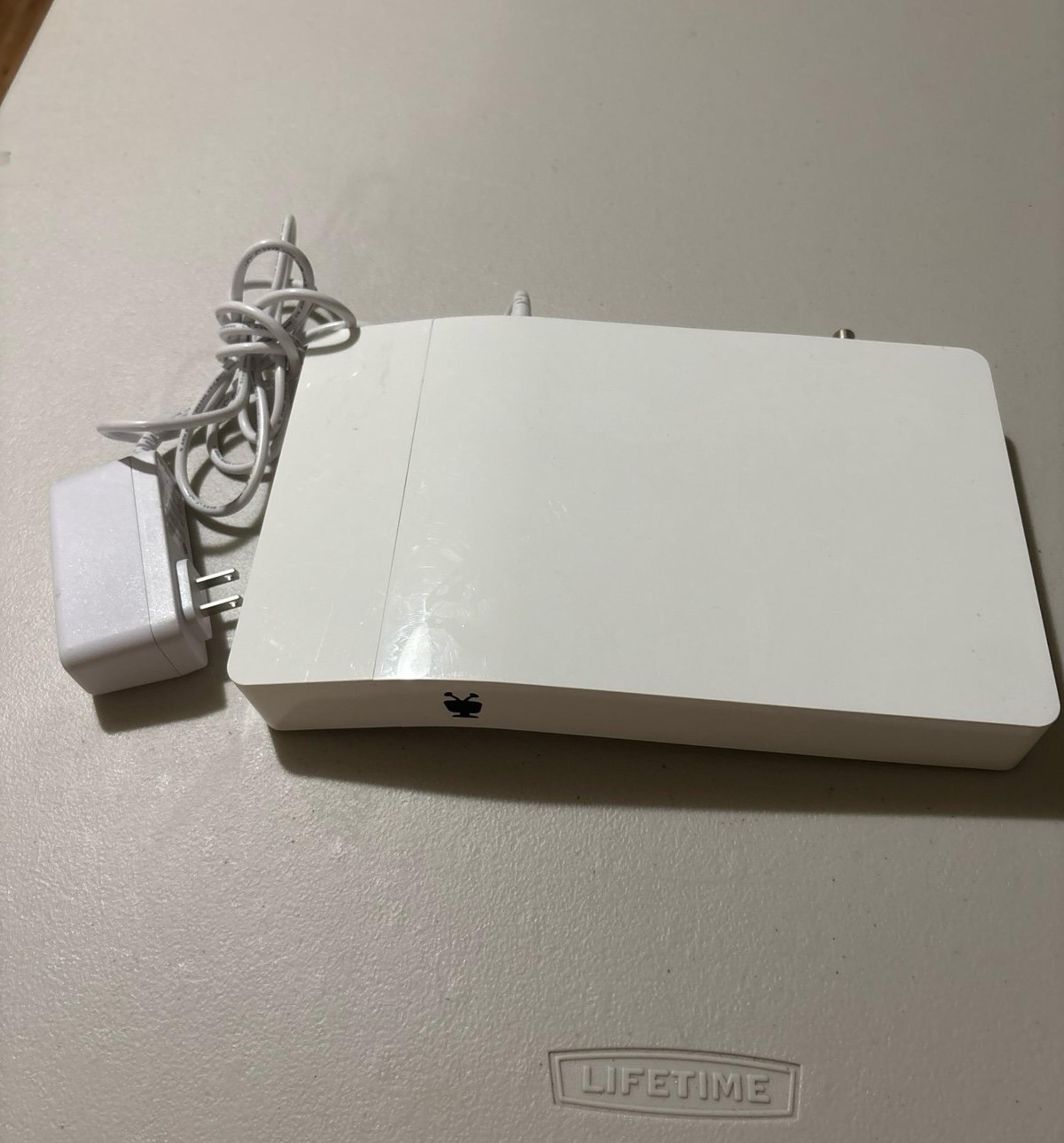 TiVo Bolt 500GB TCD849500 Streaming Media Player Incl Power Supply/Remote GB f)