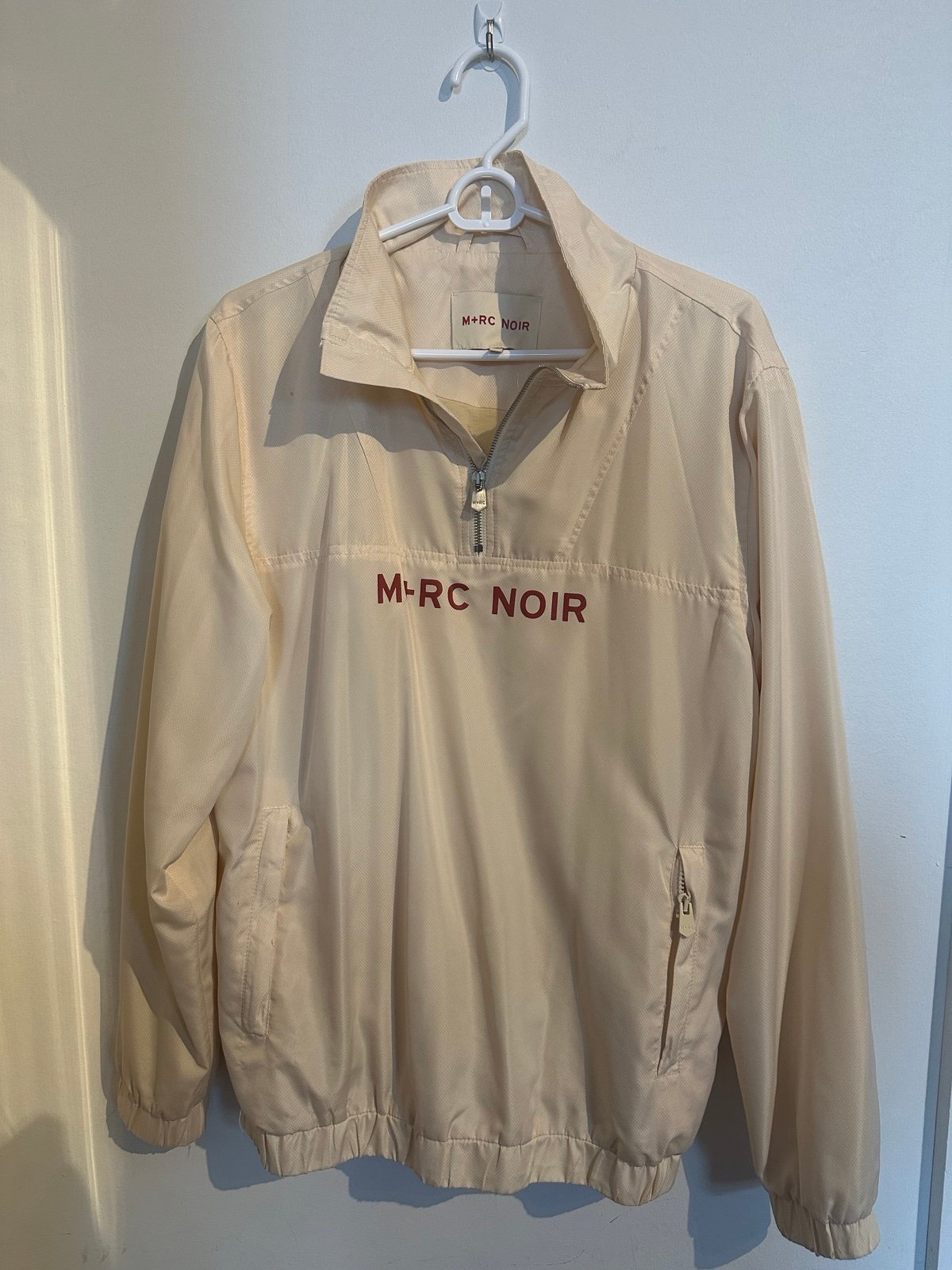Windbreaker pull over