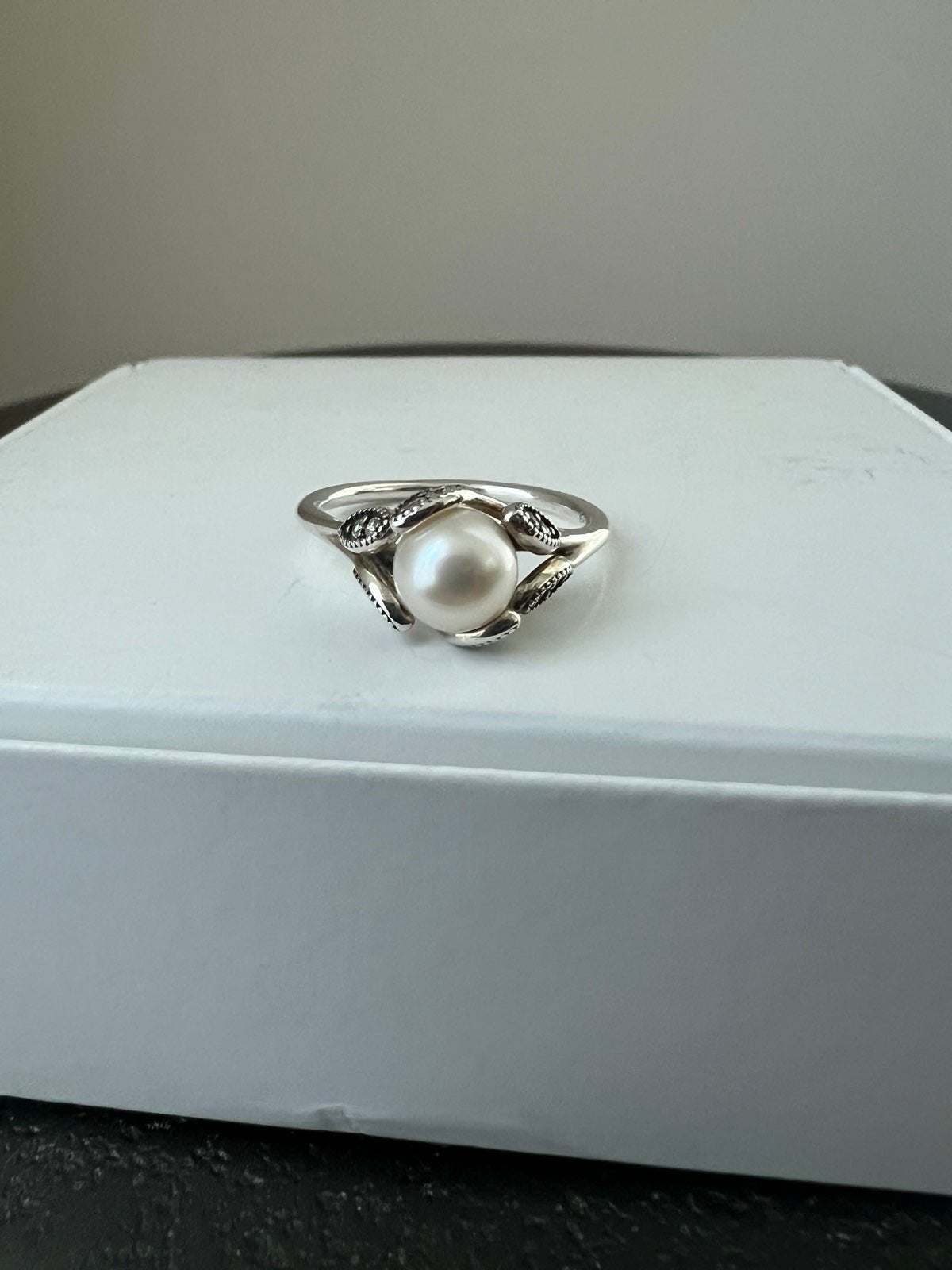 PANDORA S925 Luminous Leaves White Cultured Pearl and Clear CZ Ring Size 6.5