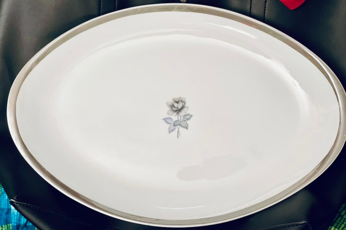 Meito Oval Twilight Grey Rose Platter