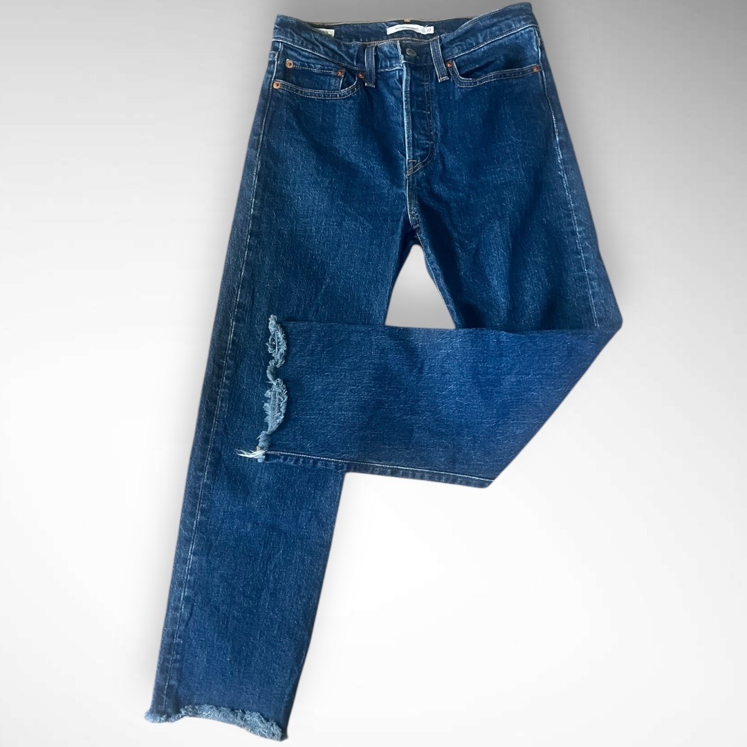 LEVI'S Women's Wedgie Straight Button Fly Jeans With Raw Hem Size 27 | EUC