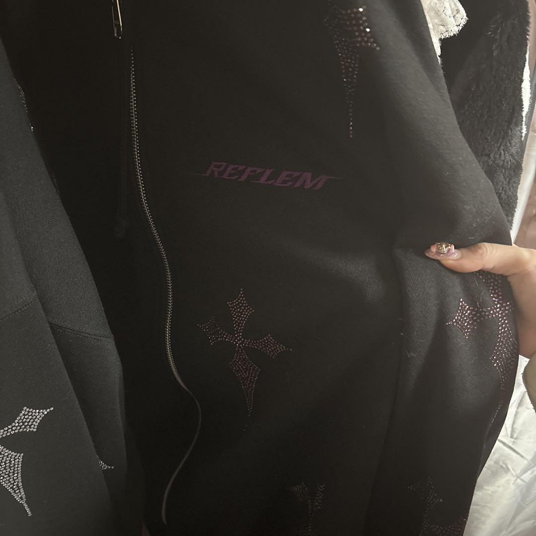 REFLEM【REFLEM】Rhinestone Cross All-Over Print Long Sleeve
