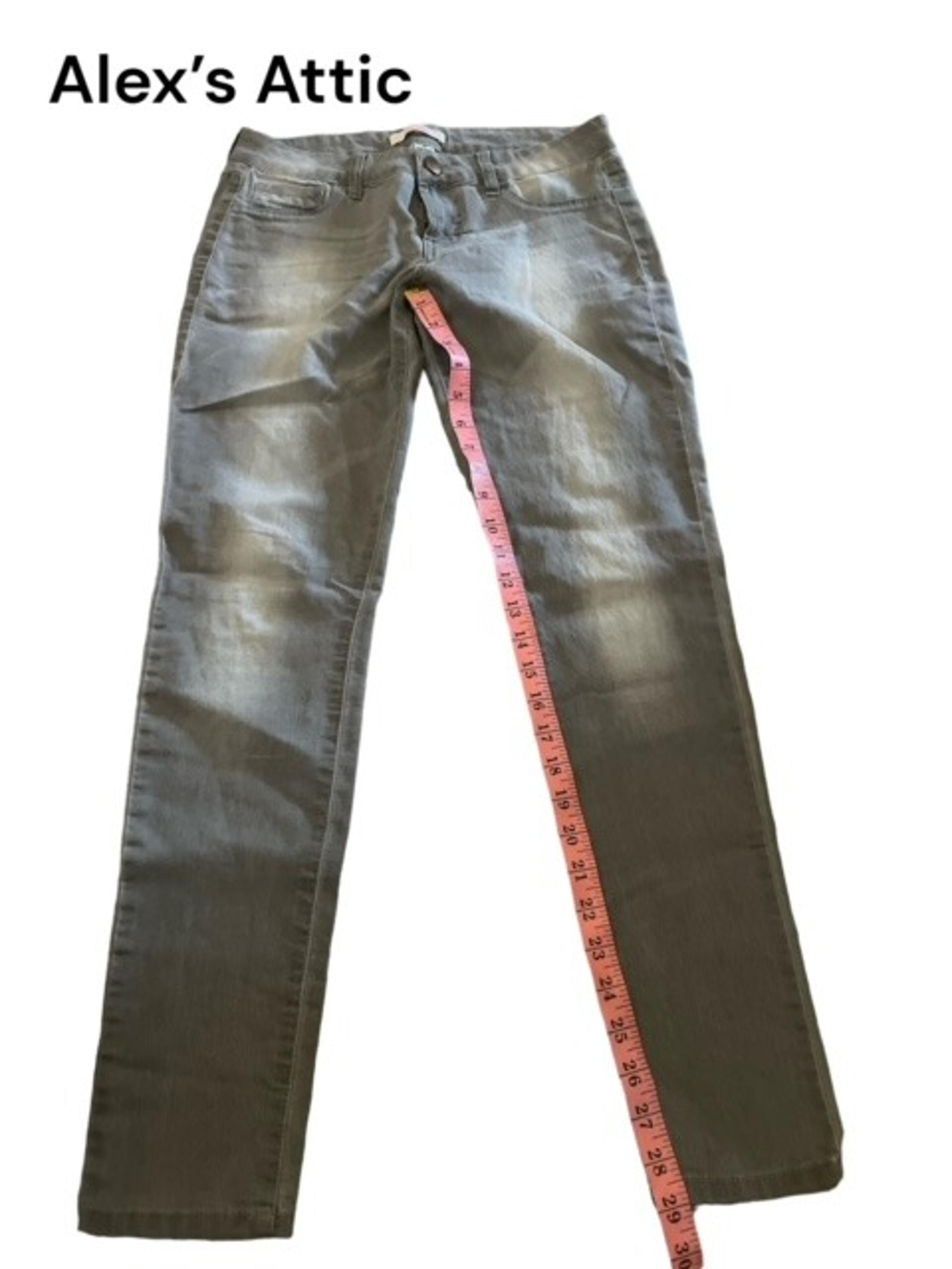 Refuge Women's Gray Skin Tight Leggings / Lightweight Jeans Size 8 pre-owned