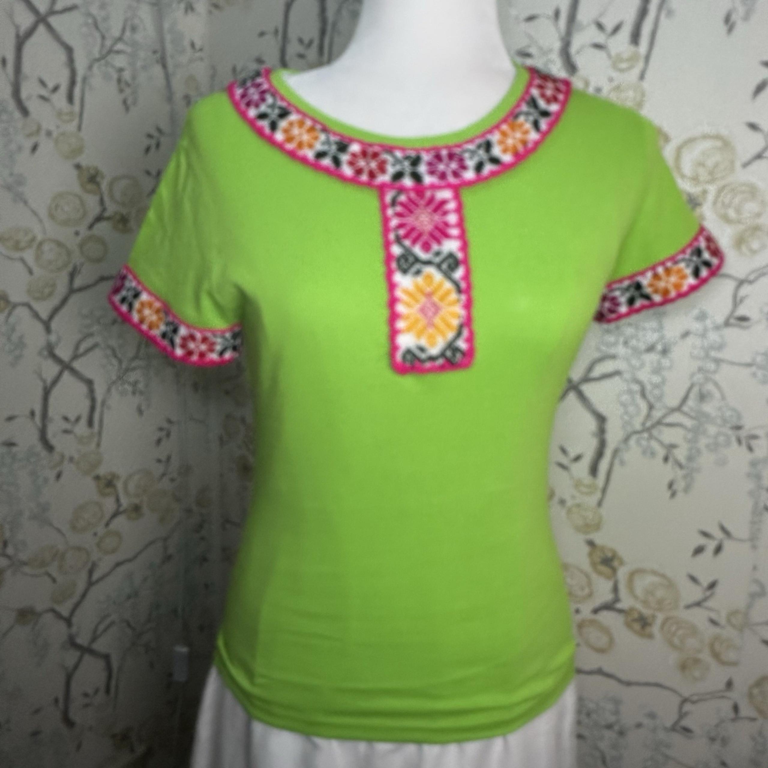 Yazbek Ella T-Shirt Women's Sz S Embroidered Floral Geometric Summer Neon Colors