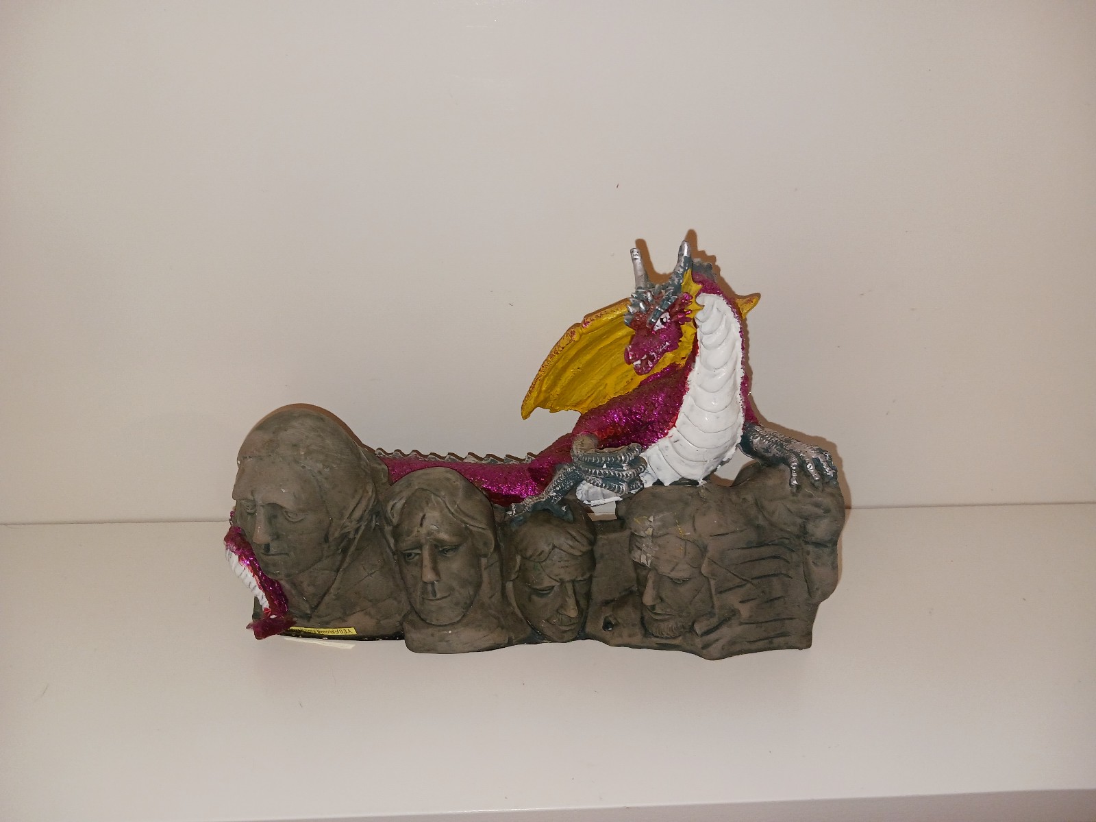 RARE Mount Rushmore Memorial Of U.S.A. With Pink Dragon Resin Figurine Statue