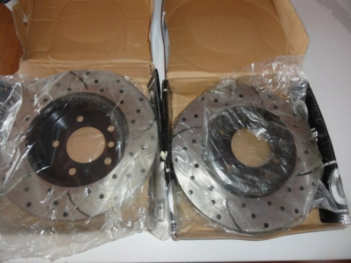 FRONT DRILLED BRAKE ROTORS PR 2 for BMW Z4 325Ci 320i 325i 325xi 328i Z3 LD 3671