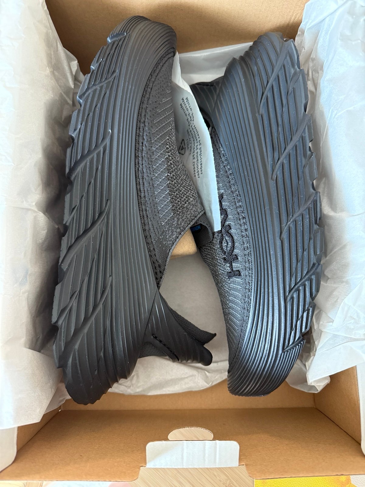 NWT HOKA U Restore TC men 11  Black