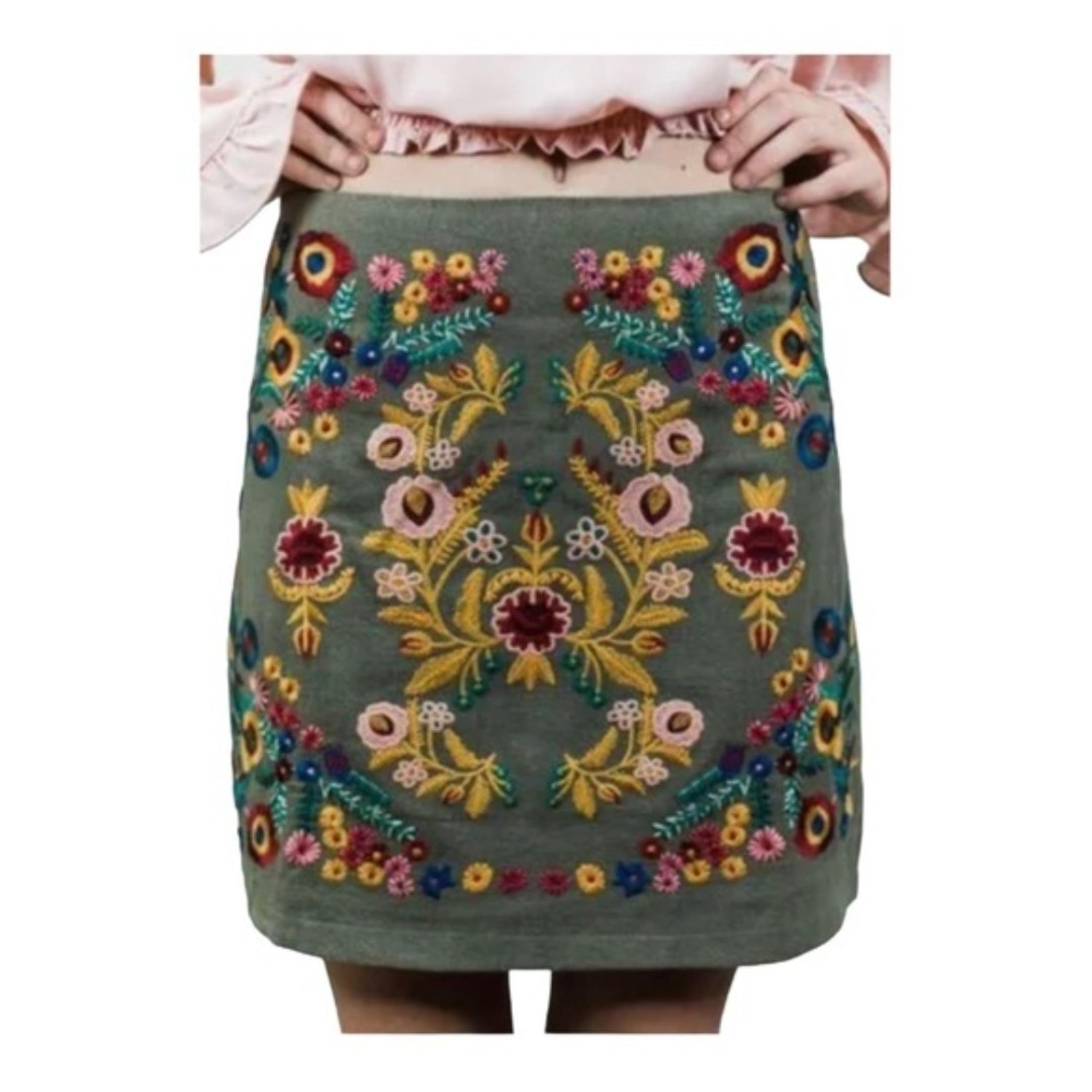 Embroidered Floral Mini Skirt Women’s Size L - Umgee