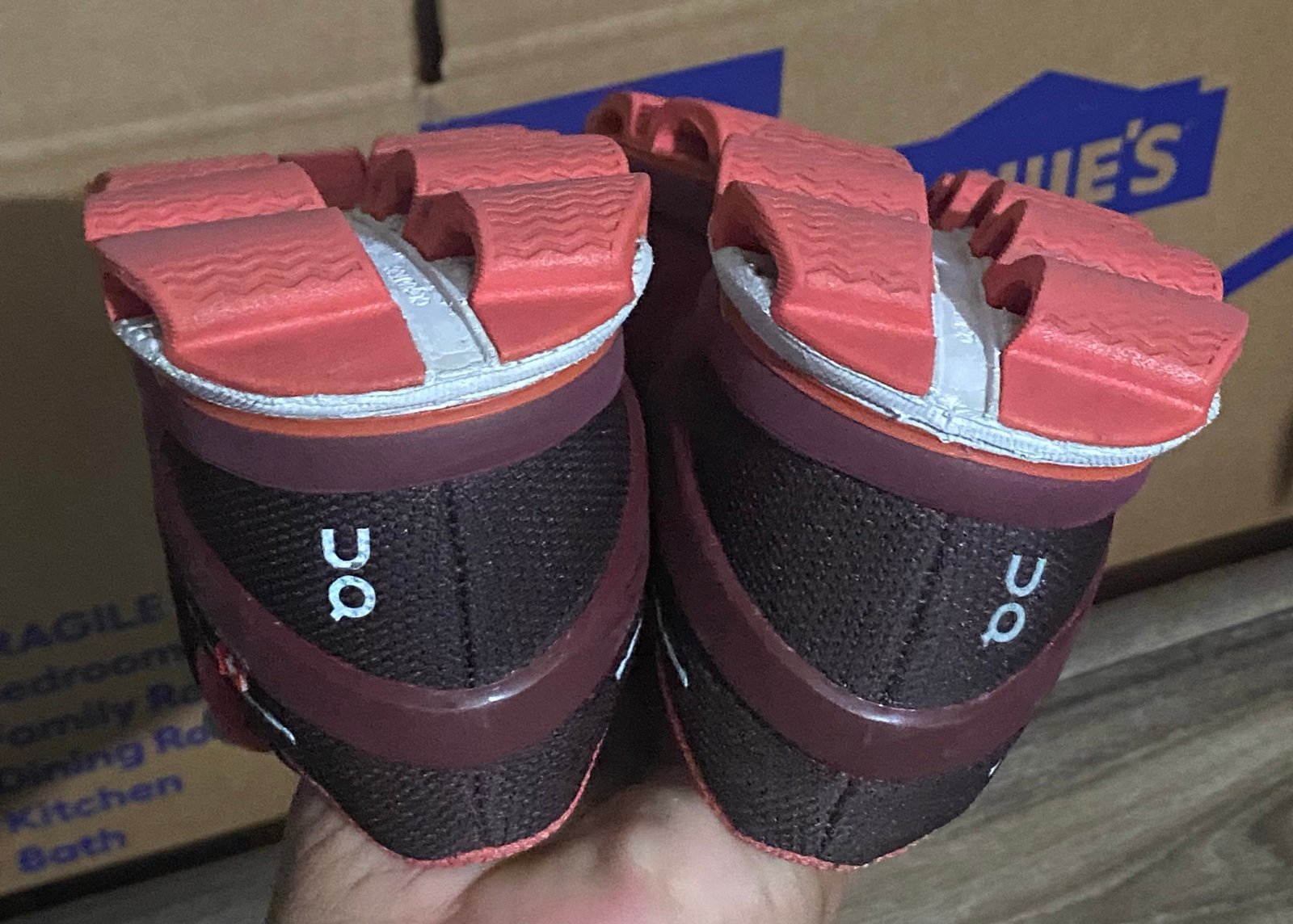 On Cloud Cloudsurfer 6 Women maroon Running Shoes