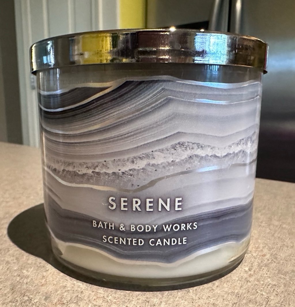 Bath & Body Works Serene Aquamarine candle
