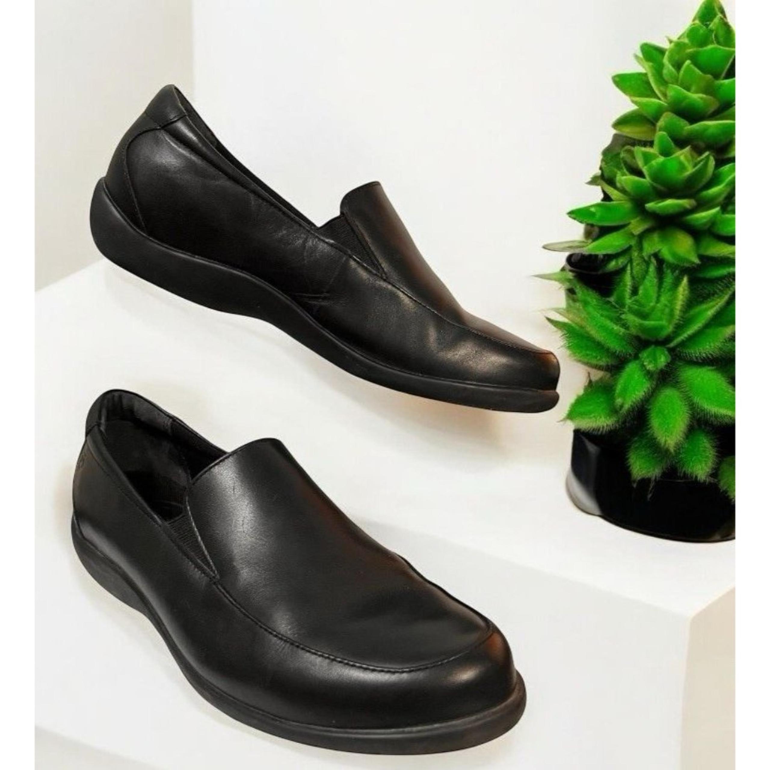 Rockport Sydney Loafer Women's Size 10M Black Flat Leather Slip-On APW30591