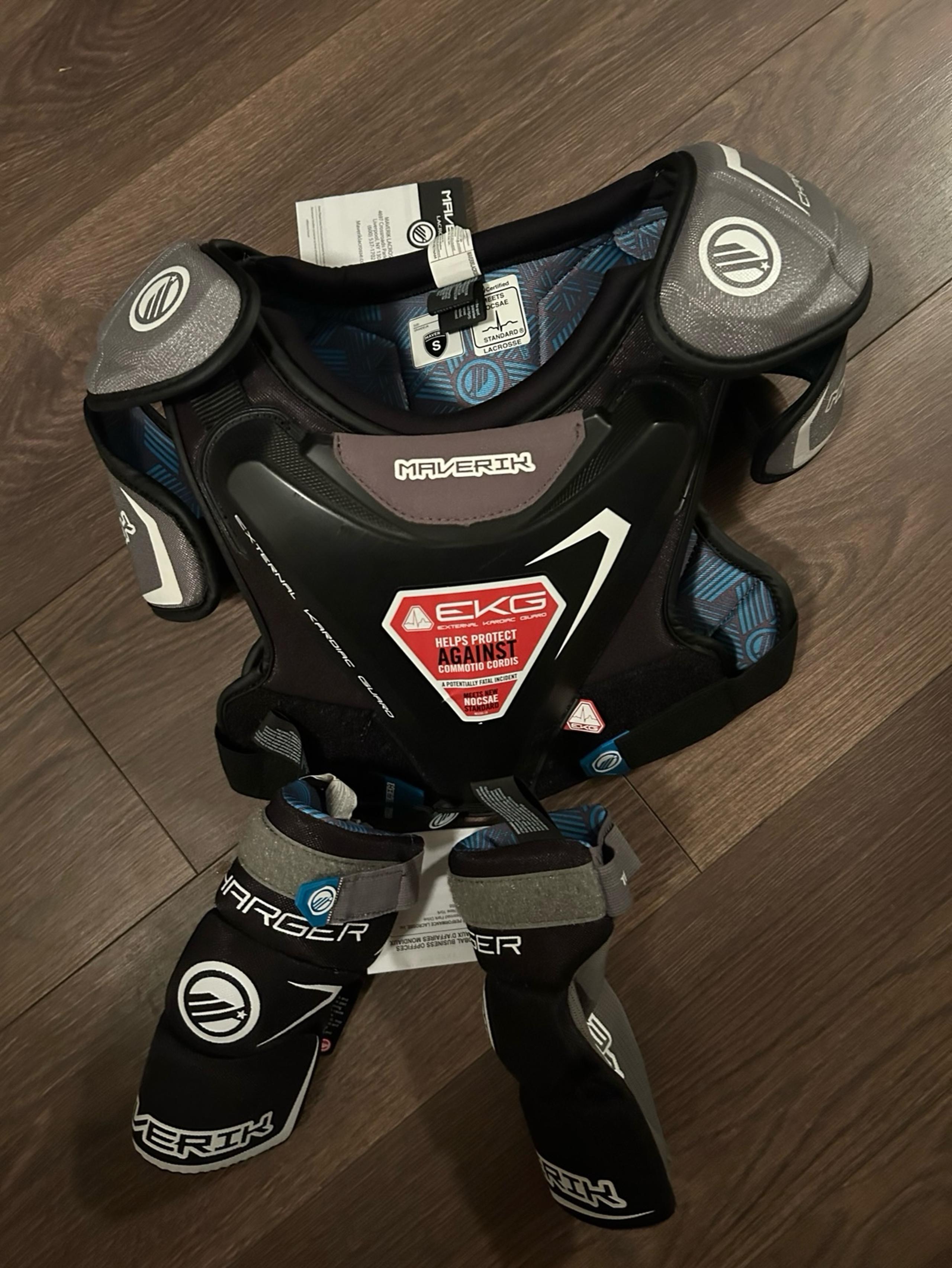 New lacrosse Maverick Charger chest protector and elbow pads ! Youth large