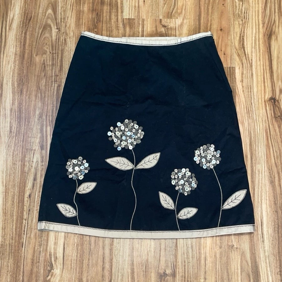 Boden women’s skirt 14L 14 long knee black tan flower button appliqué embroider