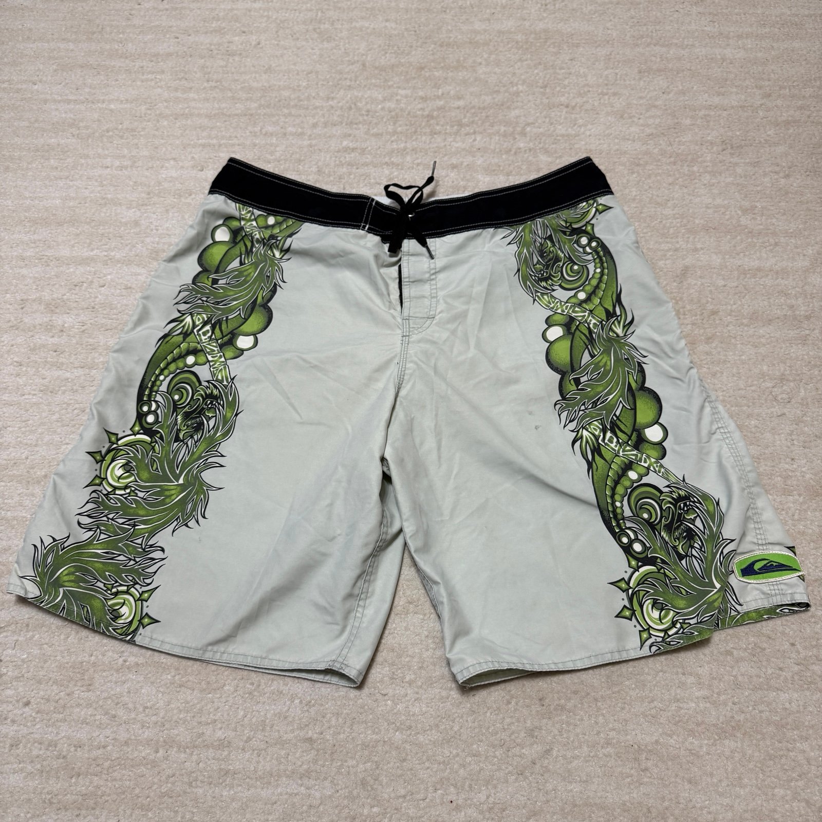 Vintage Y2K Quiksilver Dragon Tribal Board Shorts Men's Size 38 Grey Green